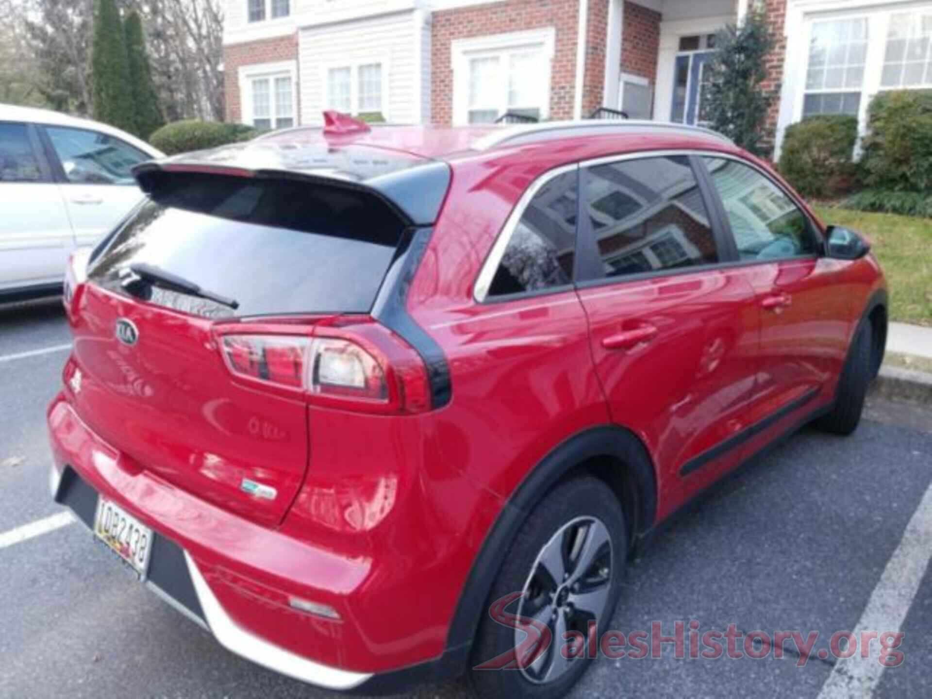 KNDCB3LCXJ5124991 2018 KIA NIRO