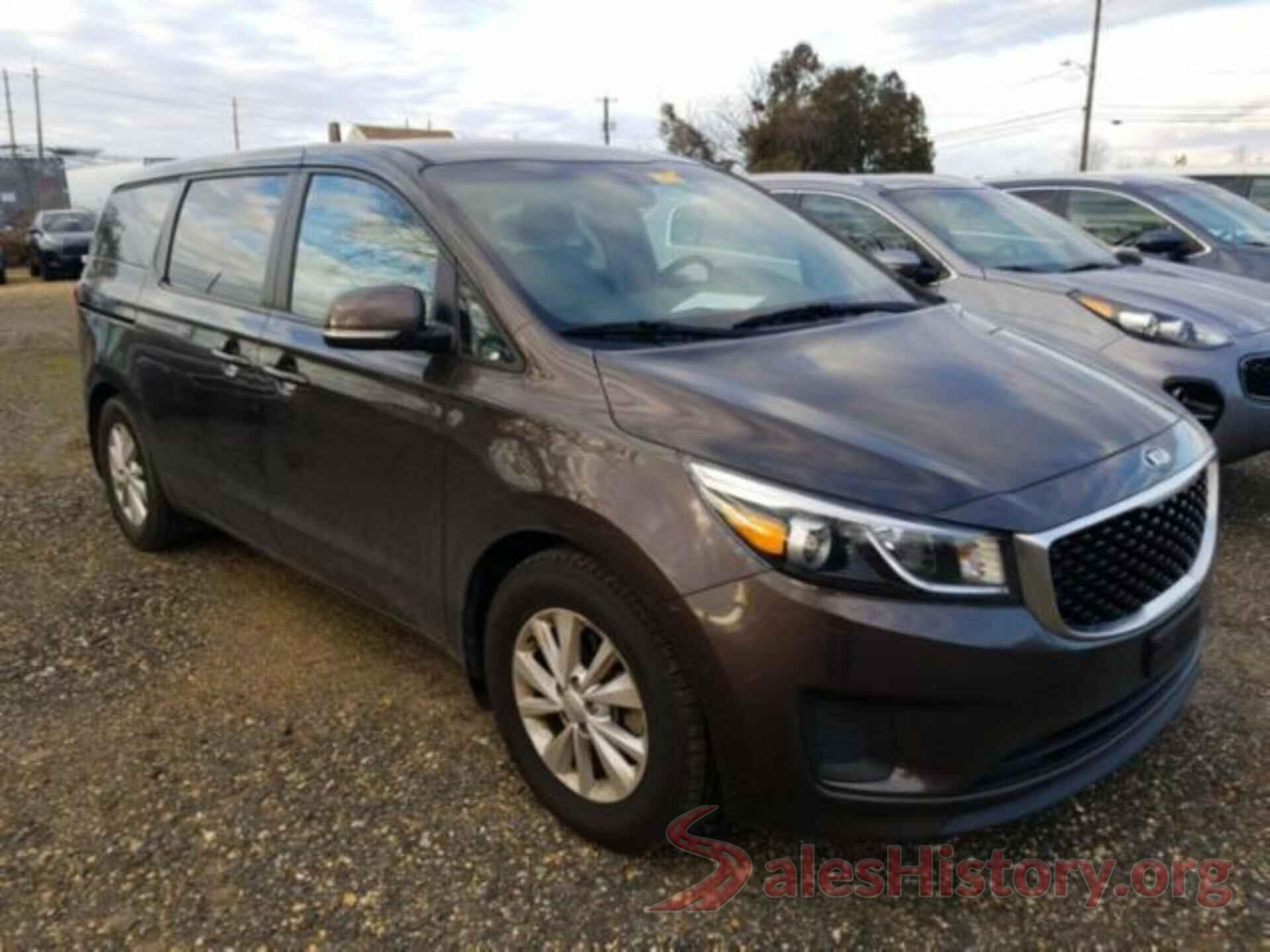 KNDMB5C1XH6300909 2017 KIA SEDONA