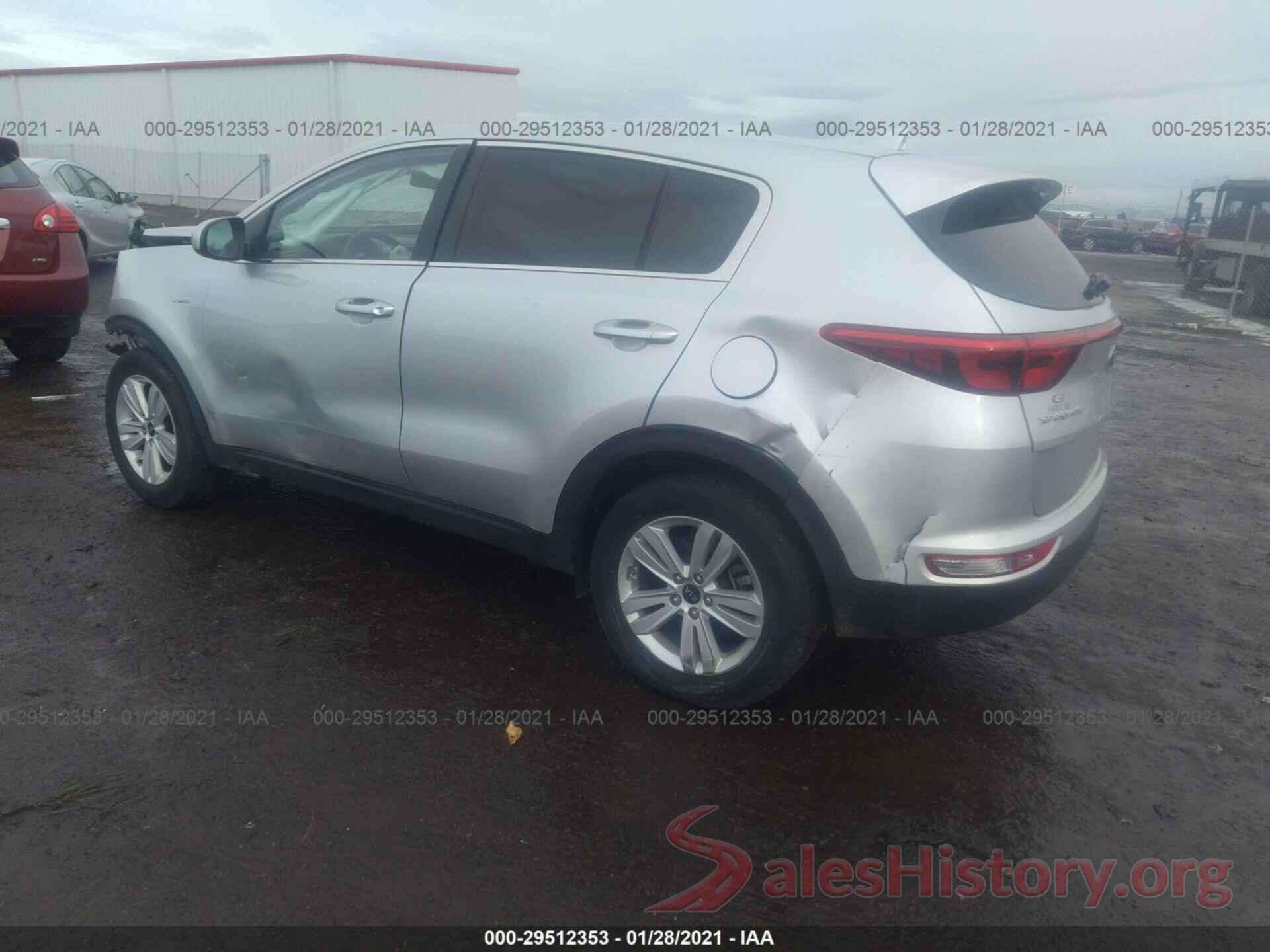 KNDPMCAC7J7437015 2018 KIA SPORTAGE