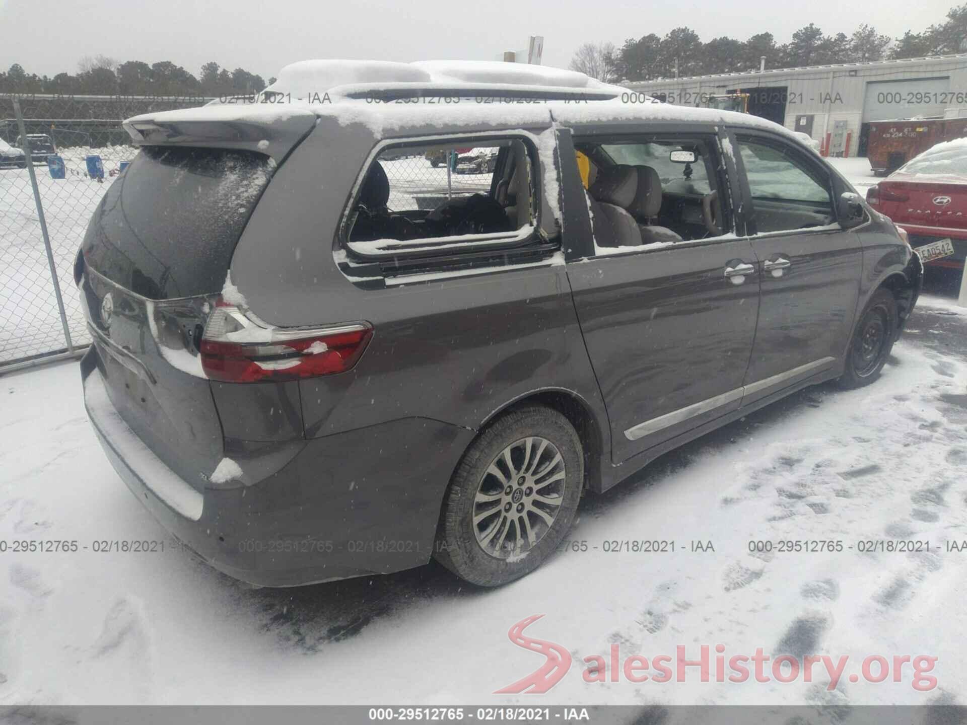 5TDYZ3DC3JS964895 2018 TOYOTA SIENNA