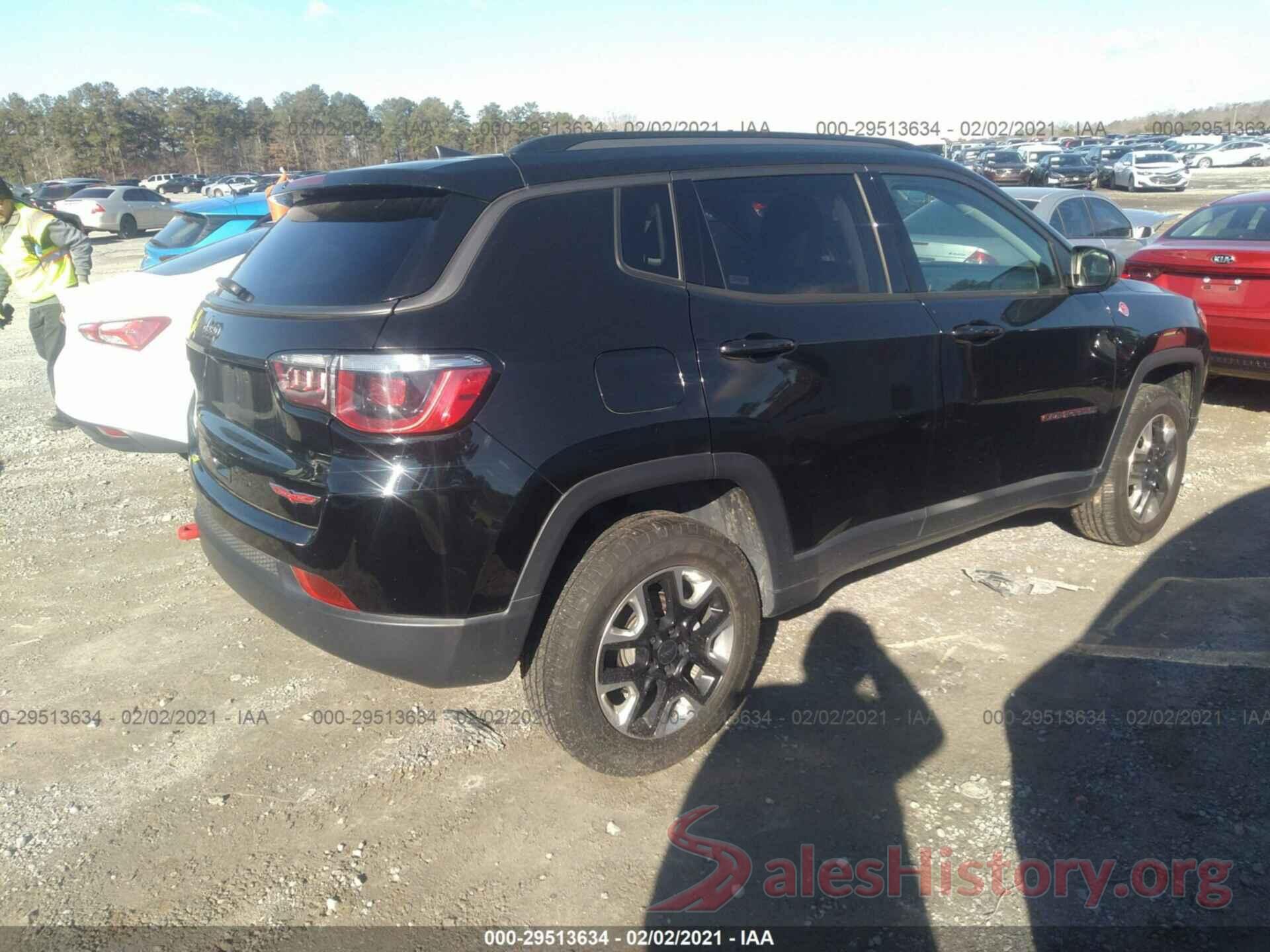 3C4NJDDB8JT451087 2018 JEEP COMPASS