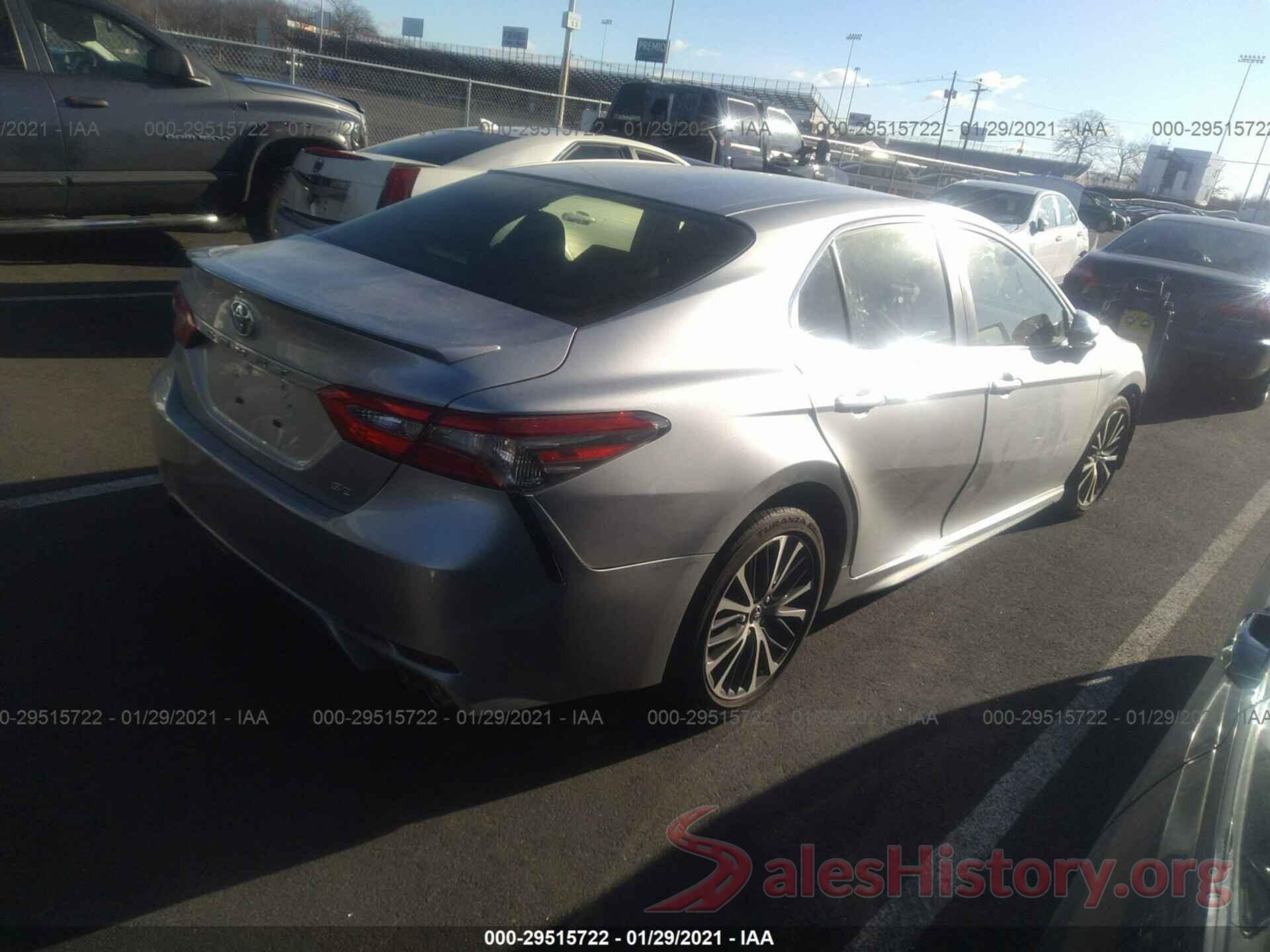 JTNB11HK1J3015068 2018 TOYOTA CAMRY