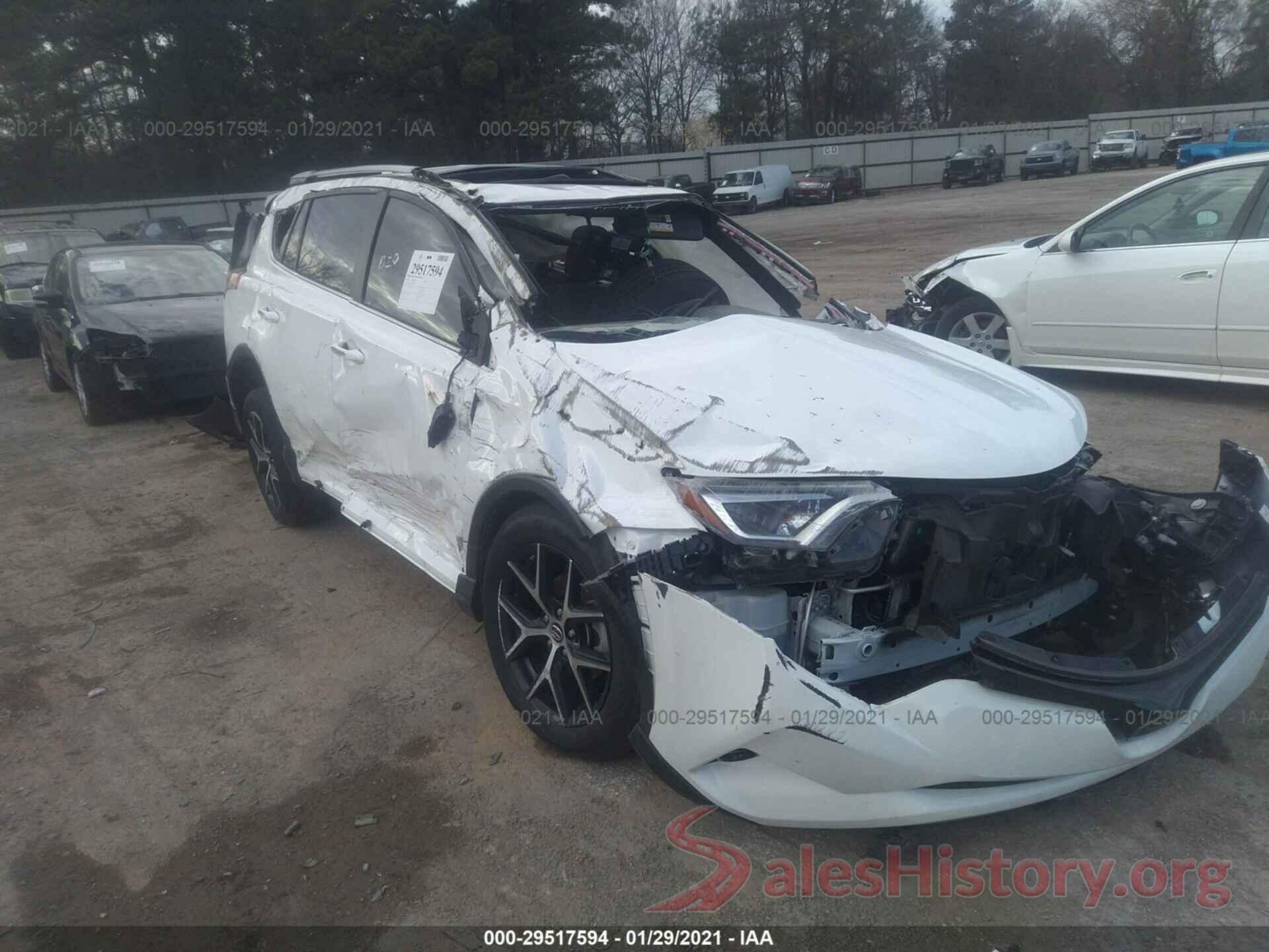 JTMNFREV0JJ163272 2018 TOYOTA RAV4