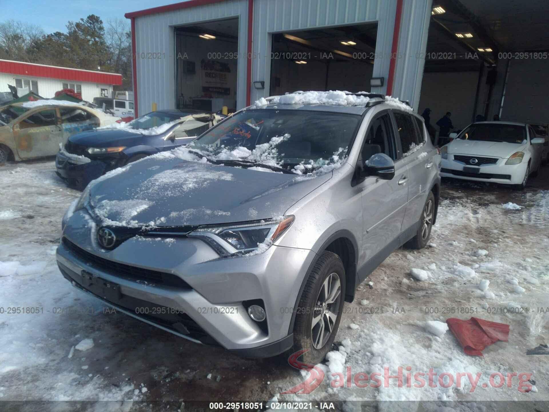 JTMRFREV3JD237025 2018 TOYOTA RAV4