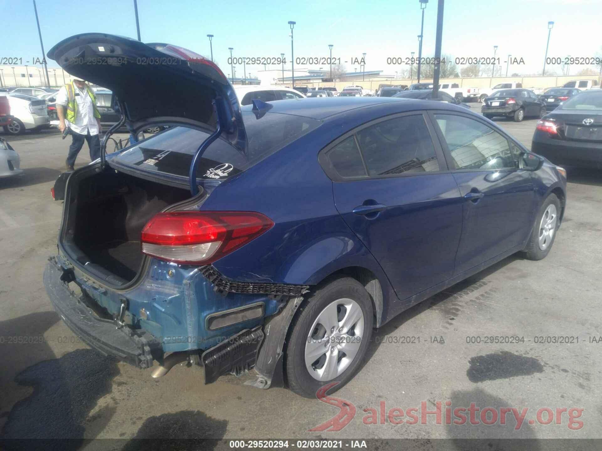 3KPFK4A76JE183288 2018 KIA FORTE