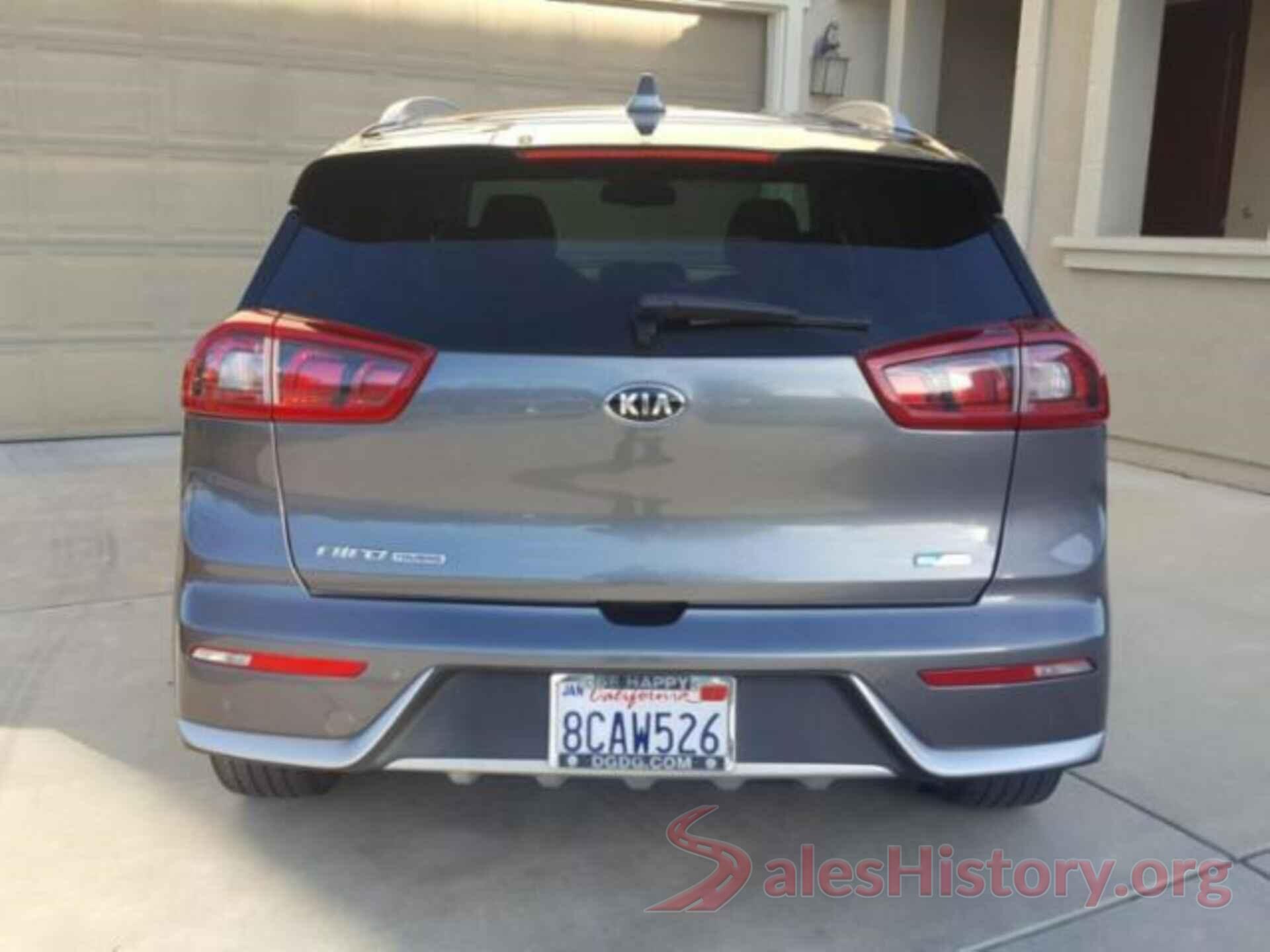 KNDCE3LC1J5126779 2018 KIA NIRO