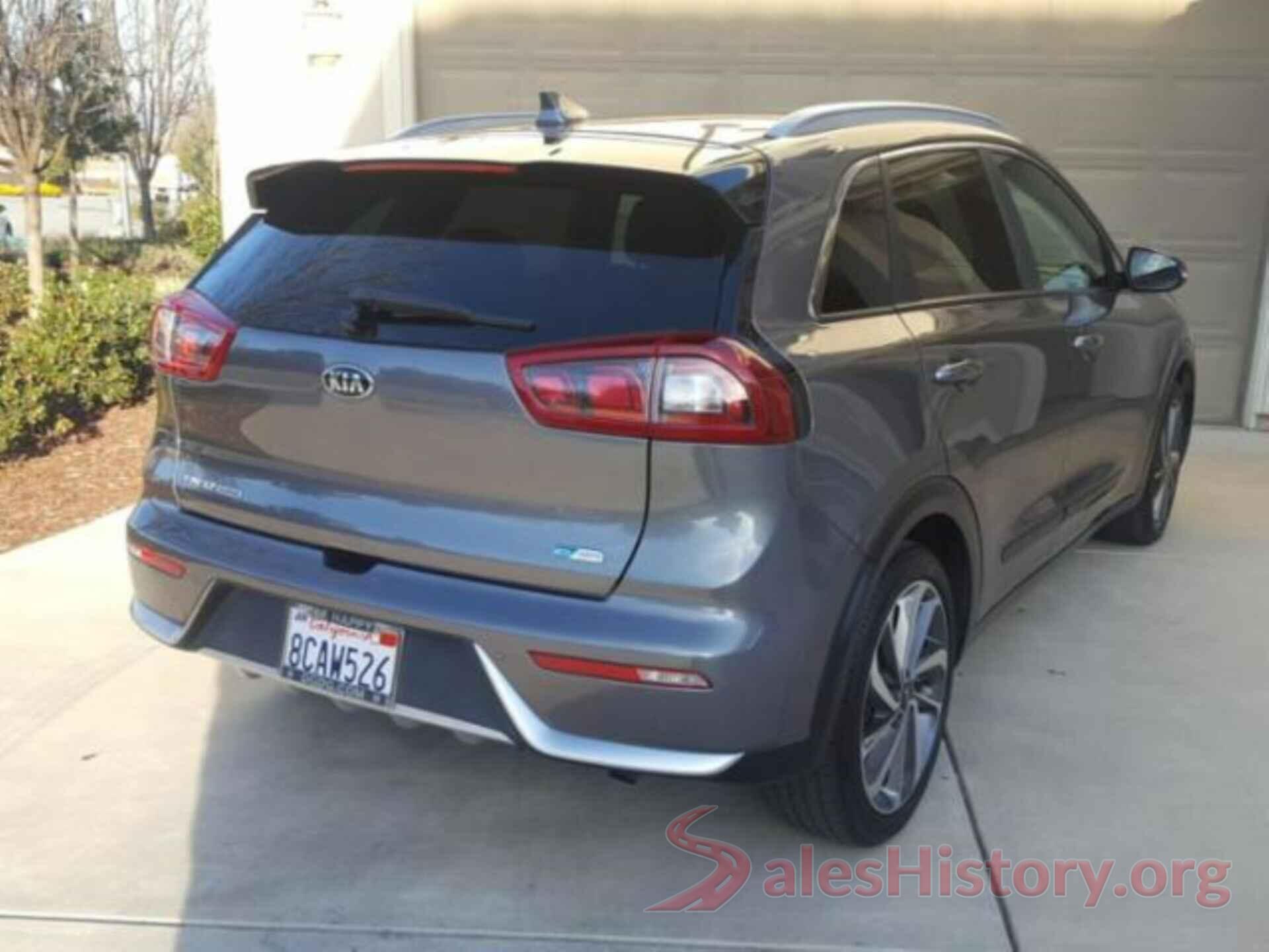 KNDCE3LC1J5126779 2018 KIA NIRO