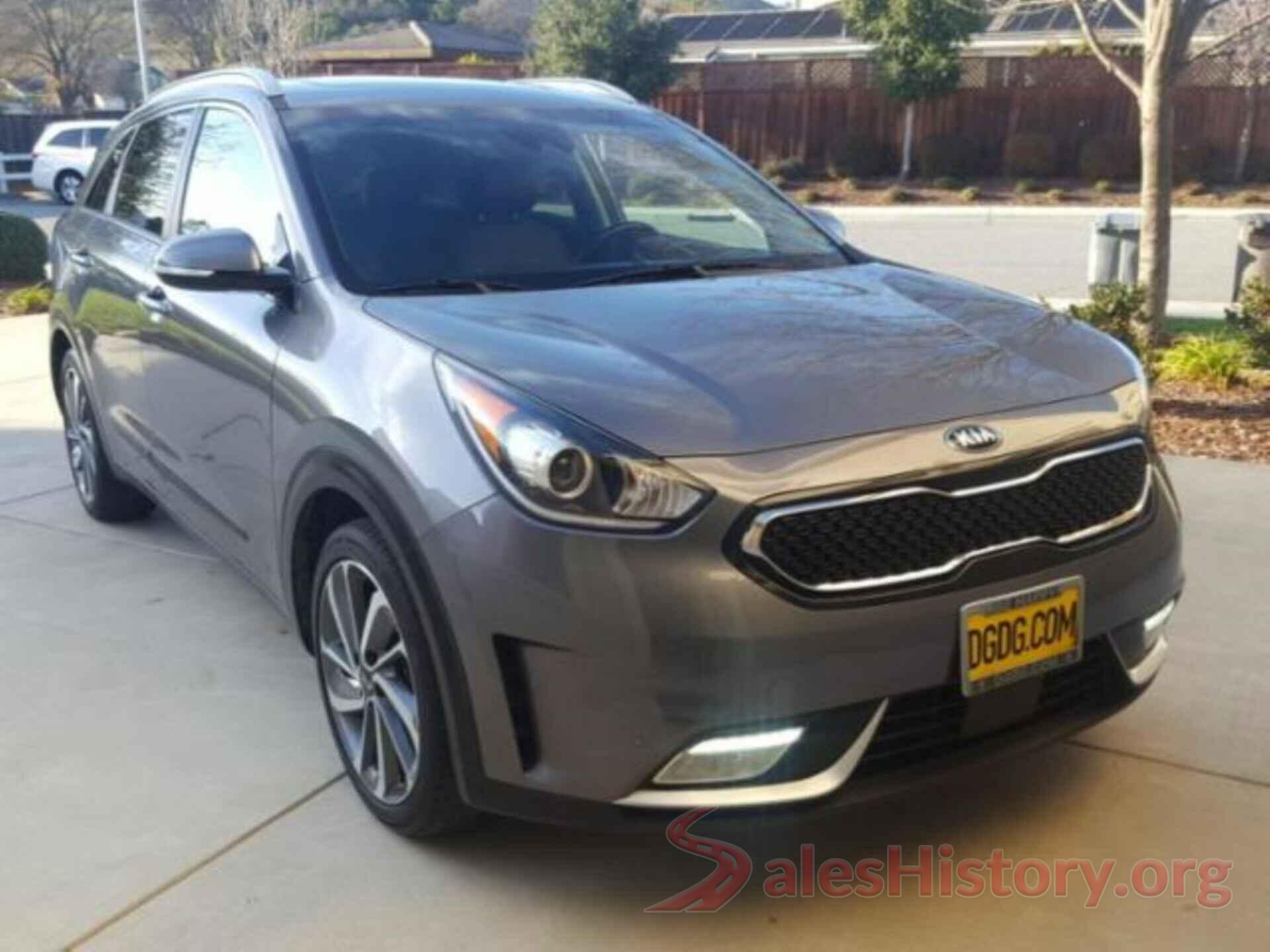 KNDCE3LC1J5126779 2018 KIA NIRO