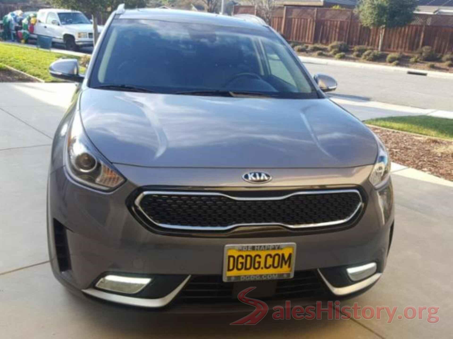 KNDCE3LC1J5126779 2018 KIA NIRO