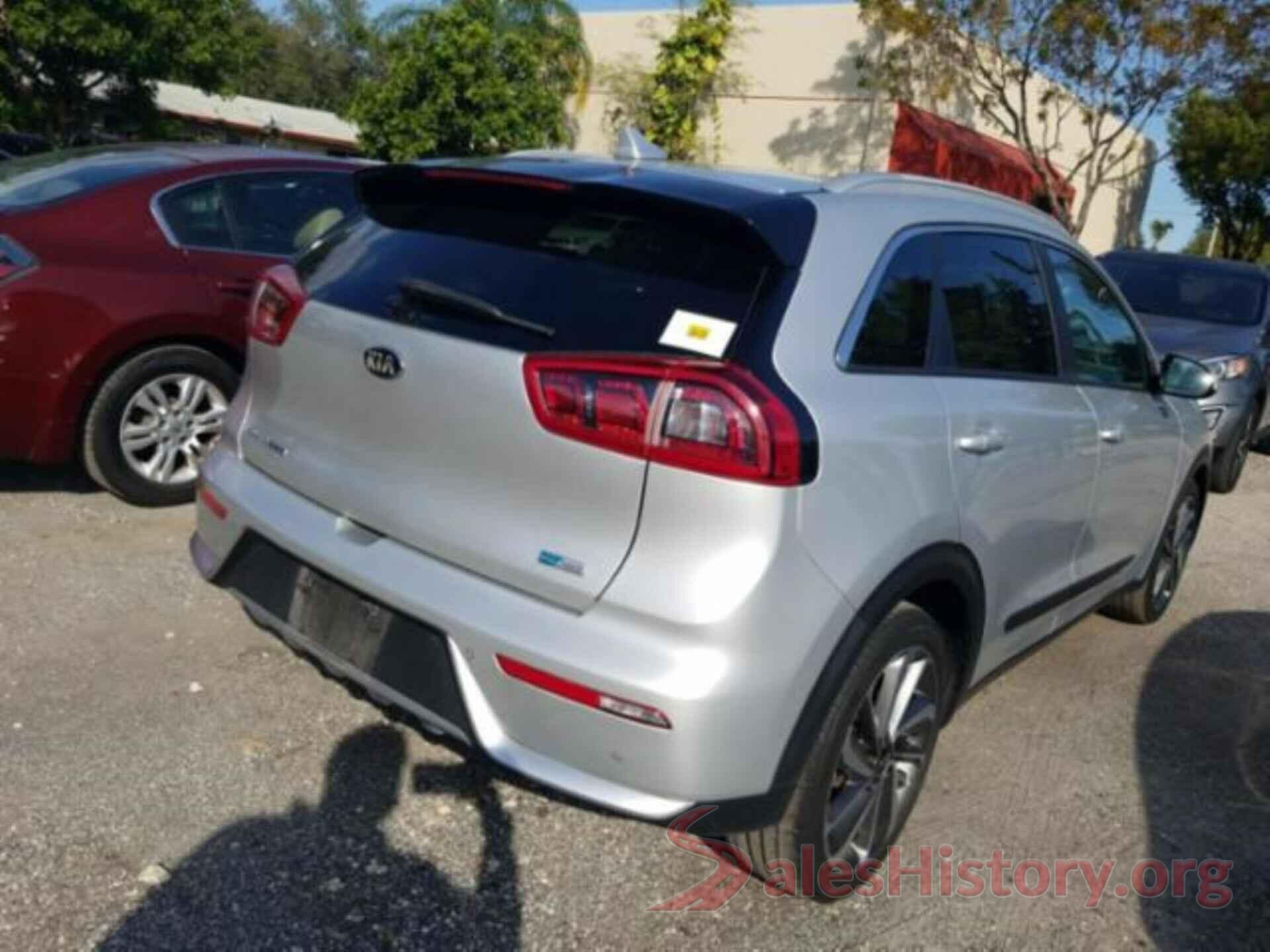 KNDCE3LCXH5081447 2017 KIA NIRO