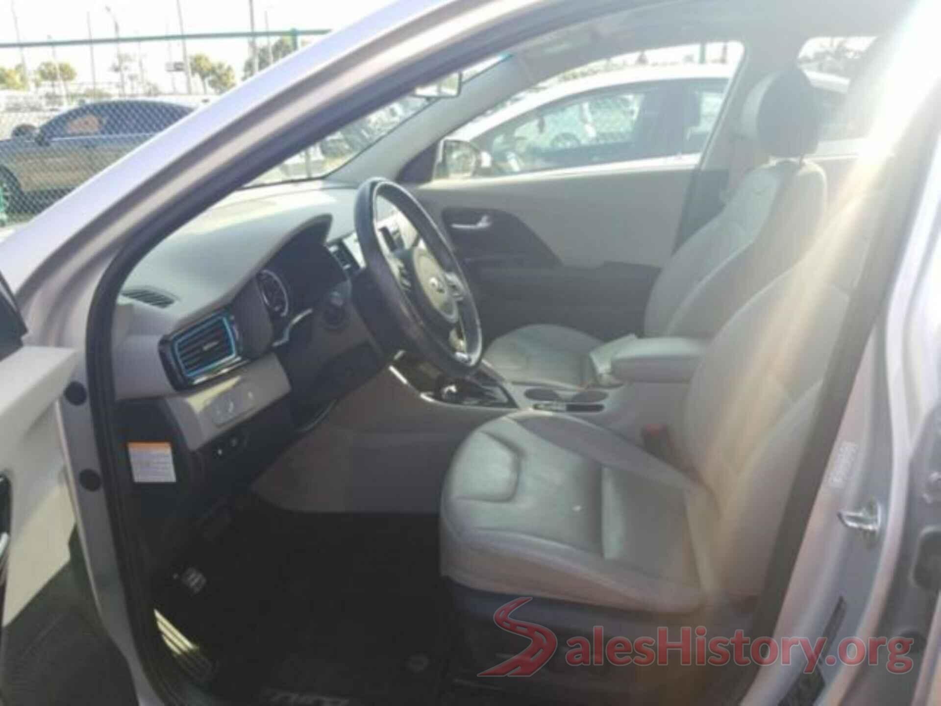 KNDCE3LCXH5081447 2017 KIA NIRO