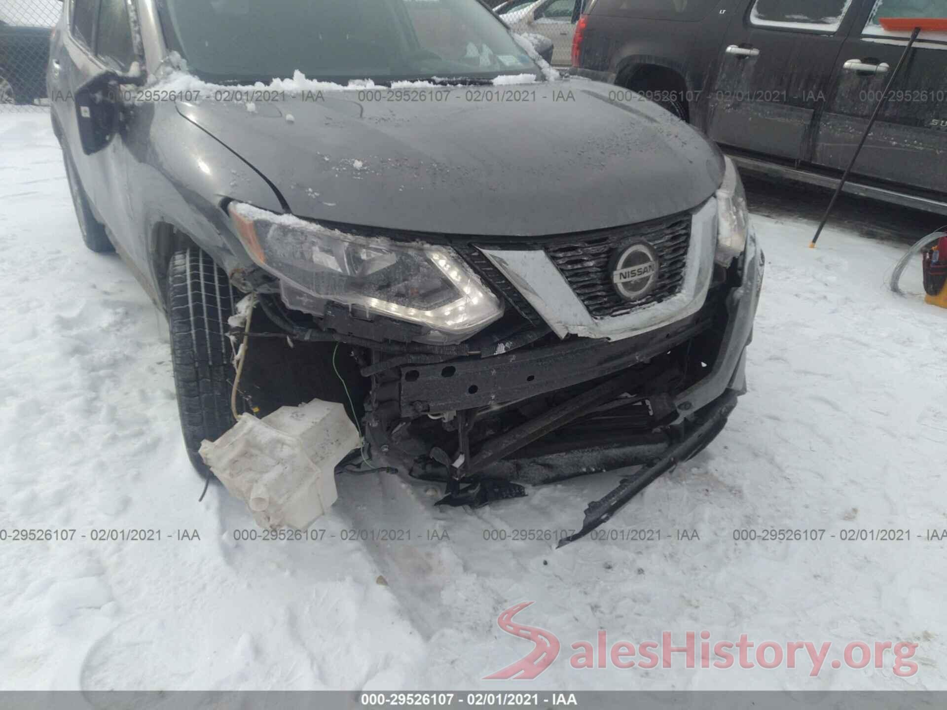 KNMAT2MV0JP527669 2018 NISSAN ROGUE