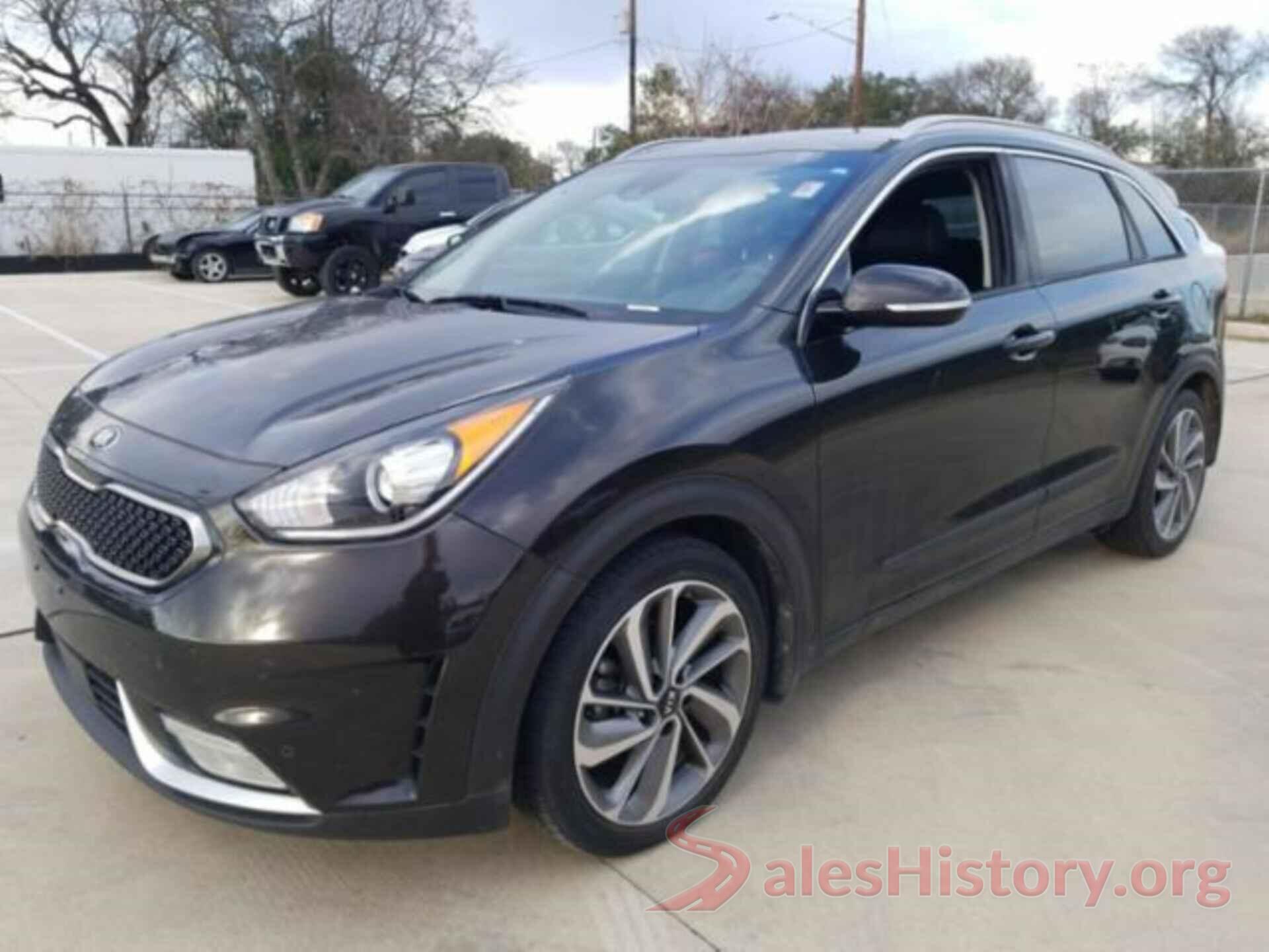 KNDCE3LC1H5063919 2017 KIA NIRO