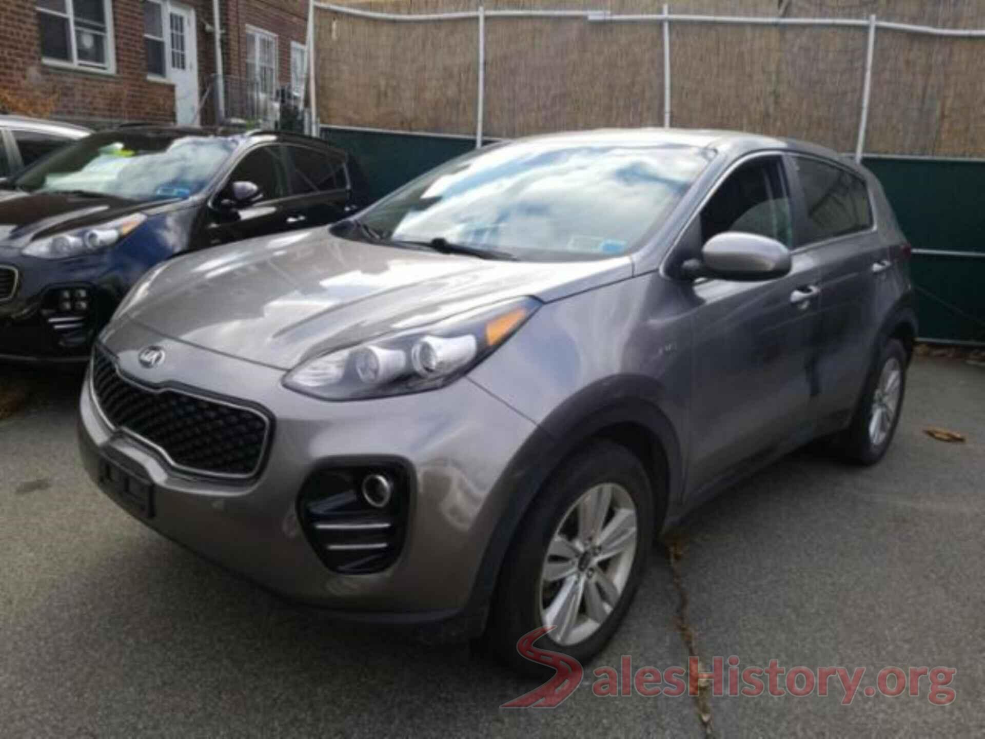 KNDPMCAC7J7417329 2018 KIA SPORTAGE