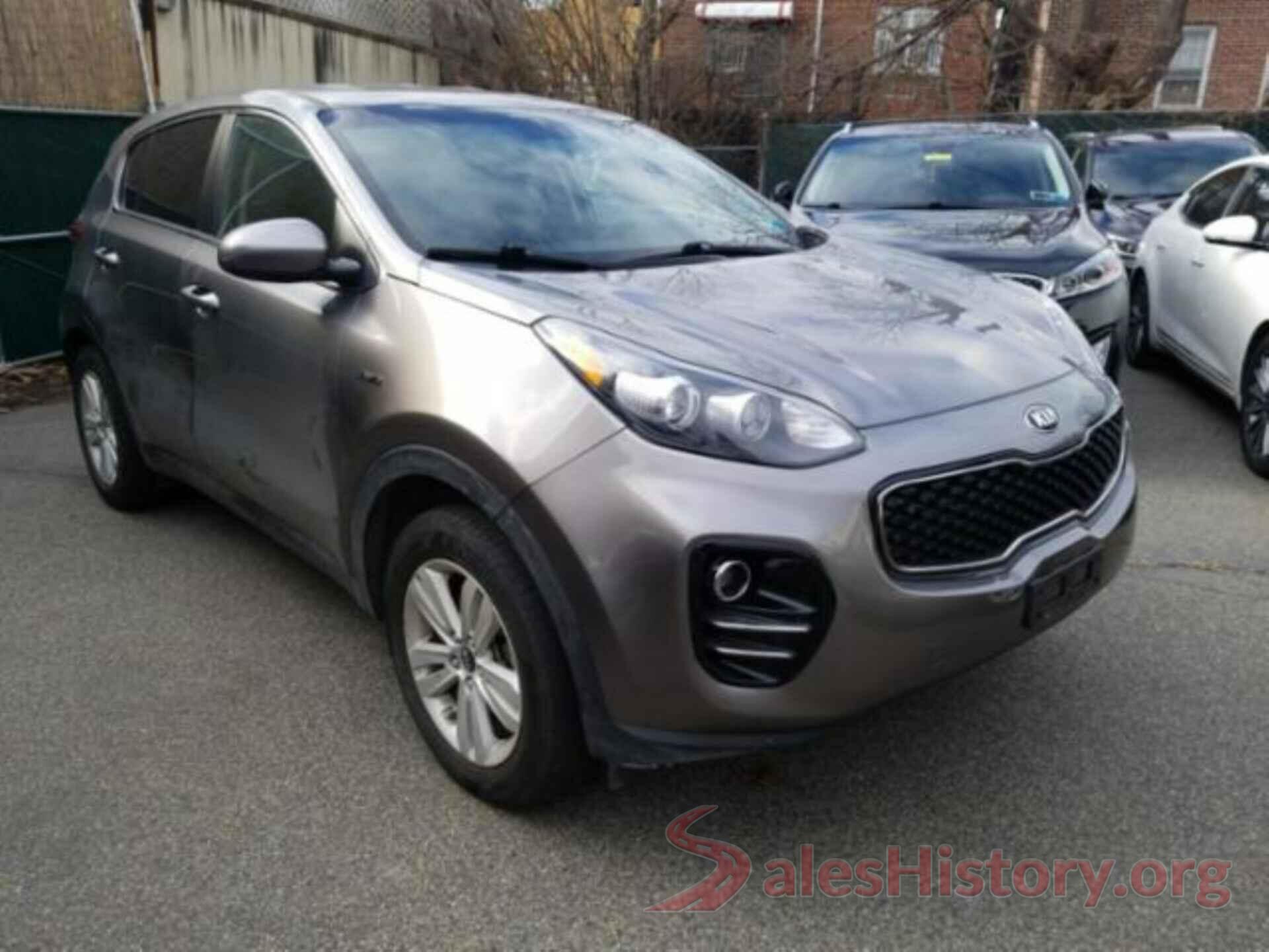 KNDPMCAC7J7417329 2018 KIA SPORTAGE