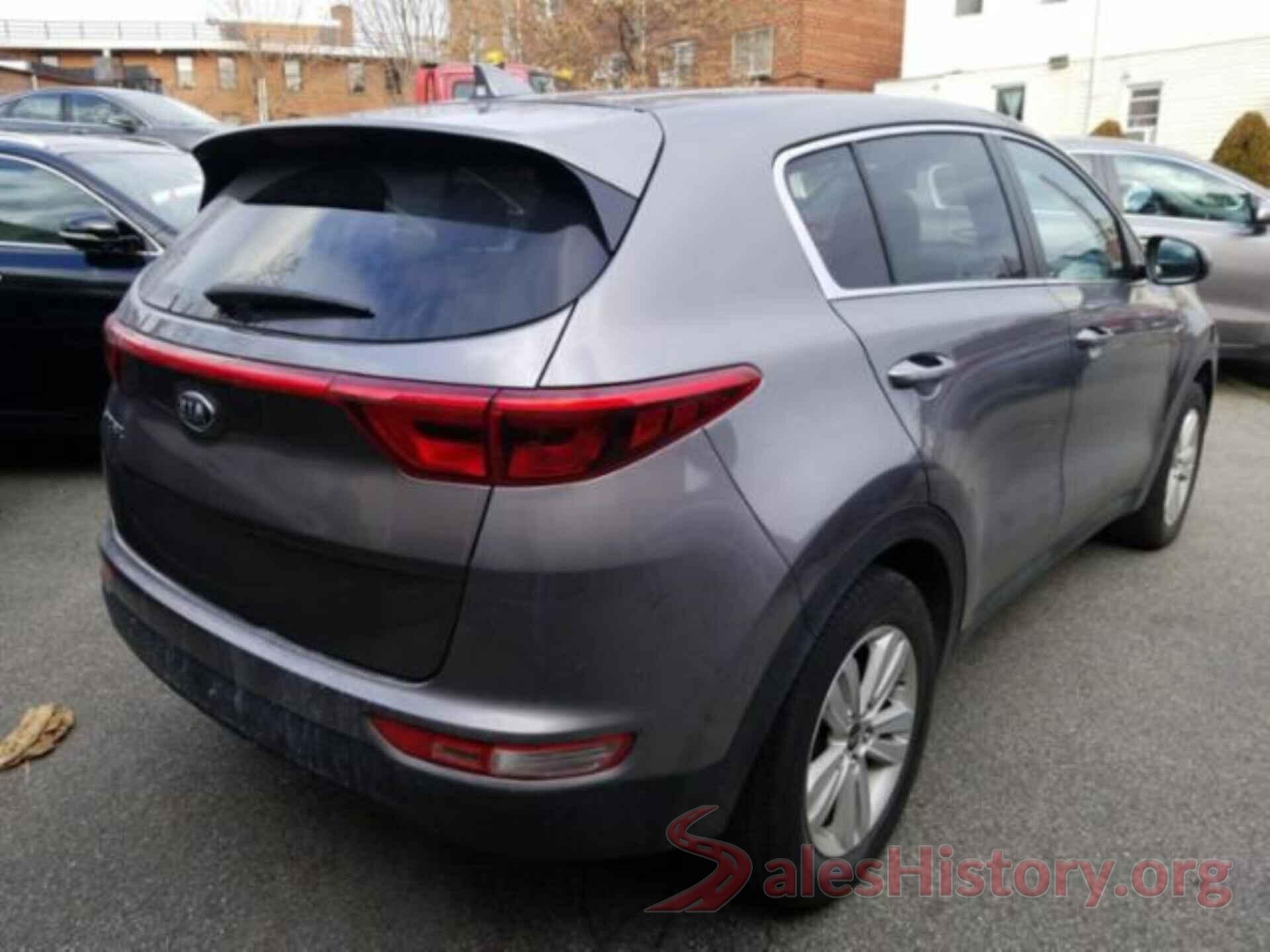 KNDPMCAC7J7417329 2018 KIA SPORTAGE