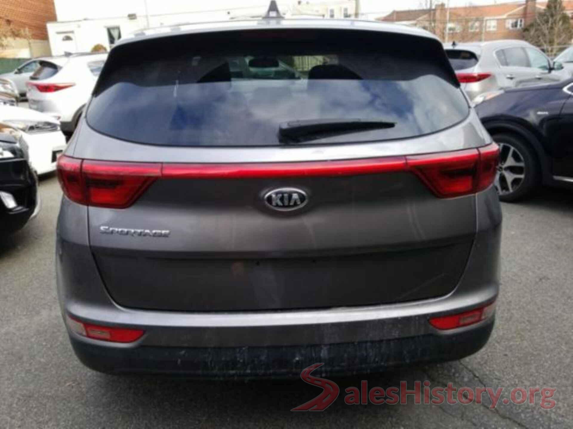 KNDPMCAC7J7417329 2018 KIA SPORTAGE