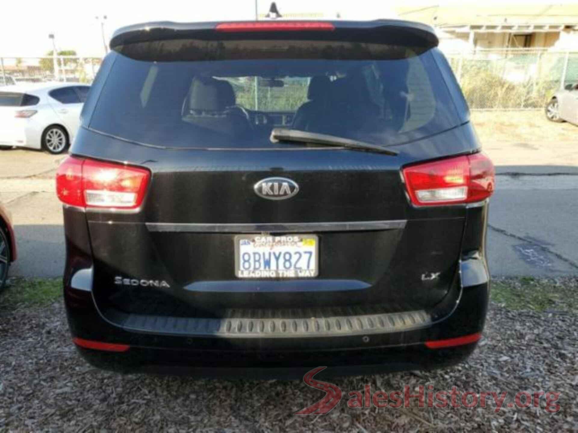 KNDMB5C19J6367622 2018 KIA SEDONA