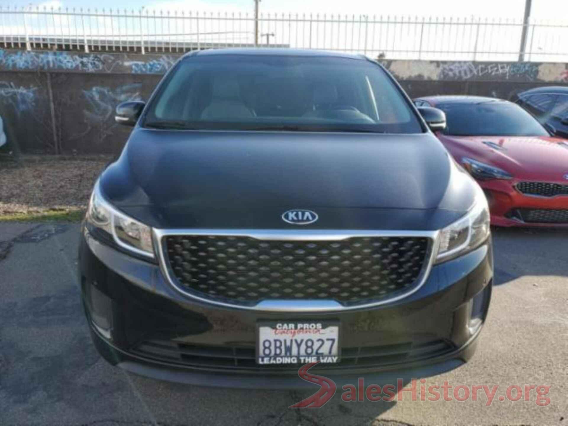 KNDMB5C19J6367622 2018 KIA SEDONA