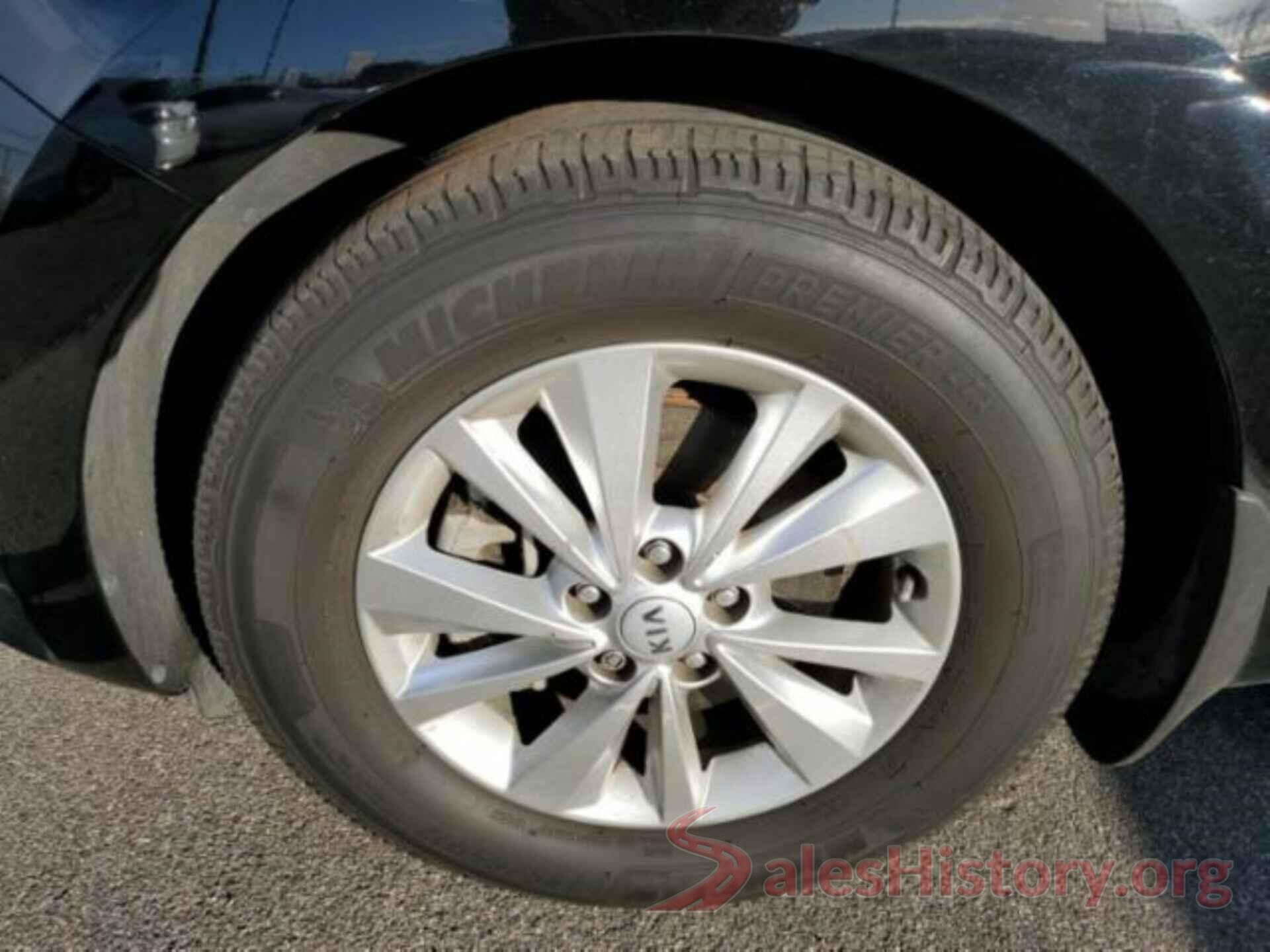 KNDMB5C19J6367622 2018 KIA SEDONA