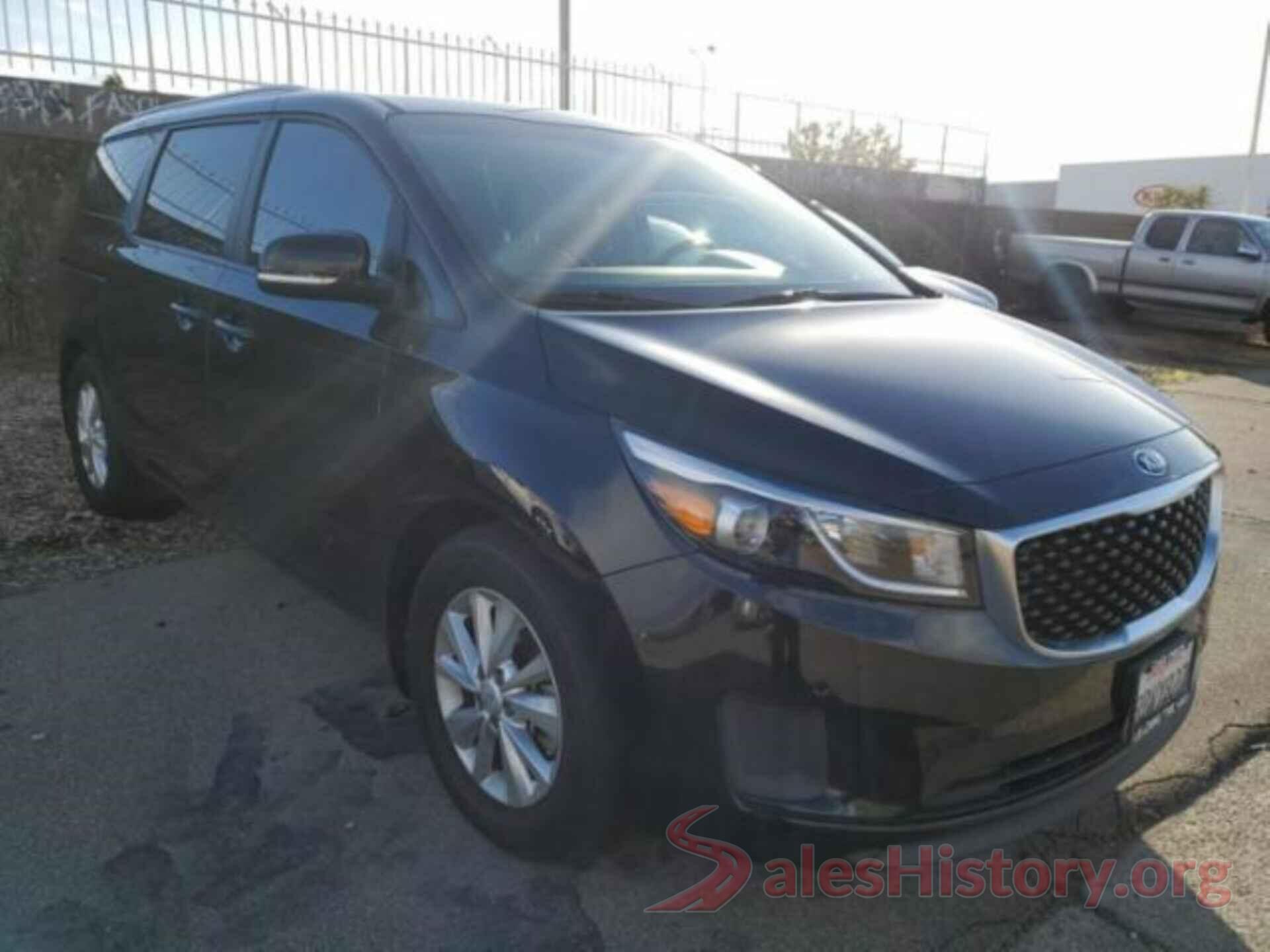 KNDMB5C19J6367622 2018 KIA SEDONA