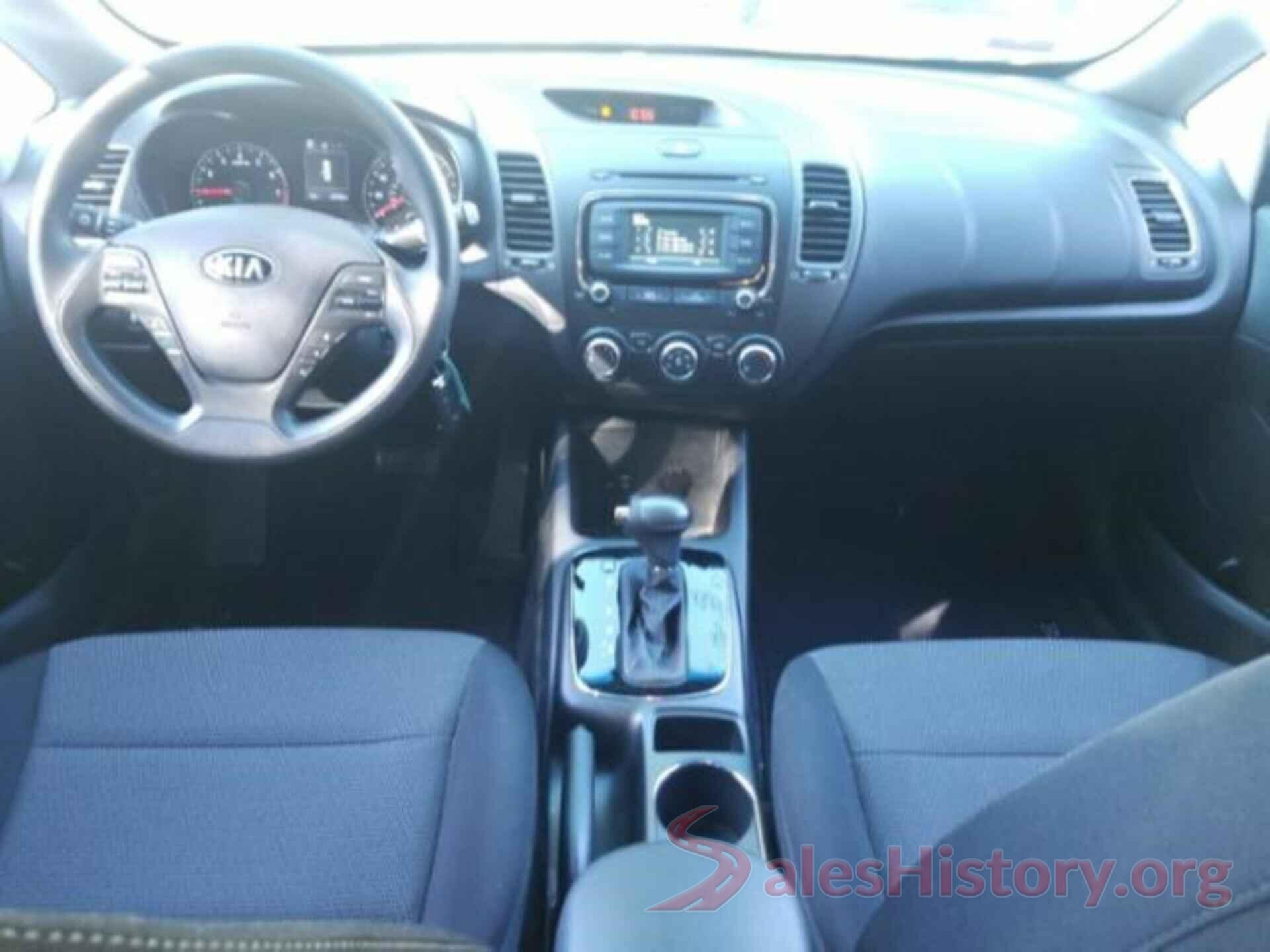 3KPFK4A72JE275241 2018 KIA FORTE