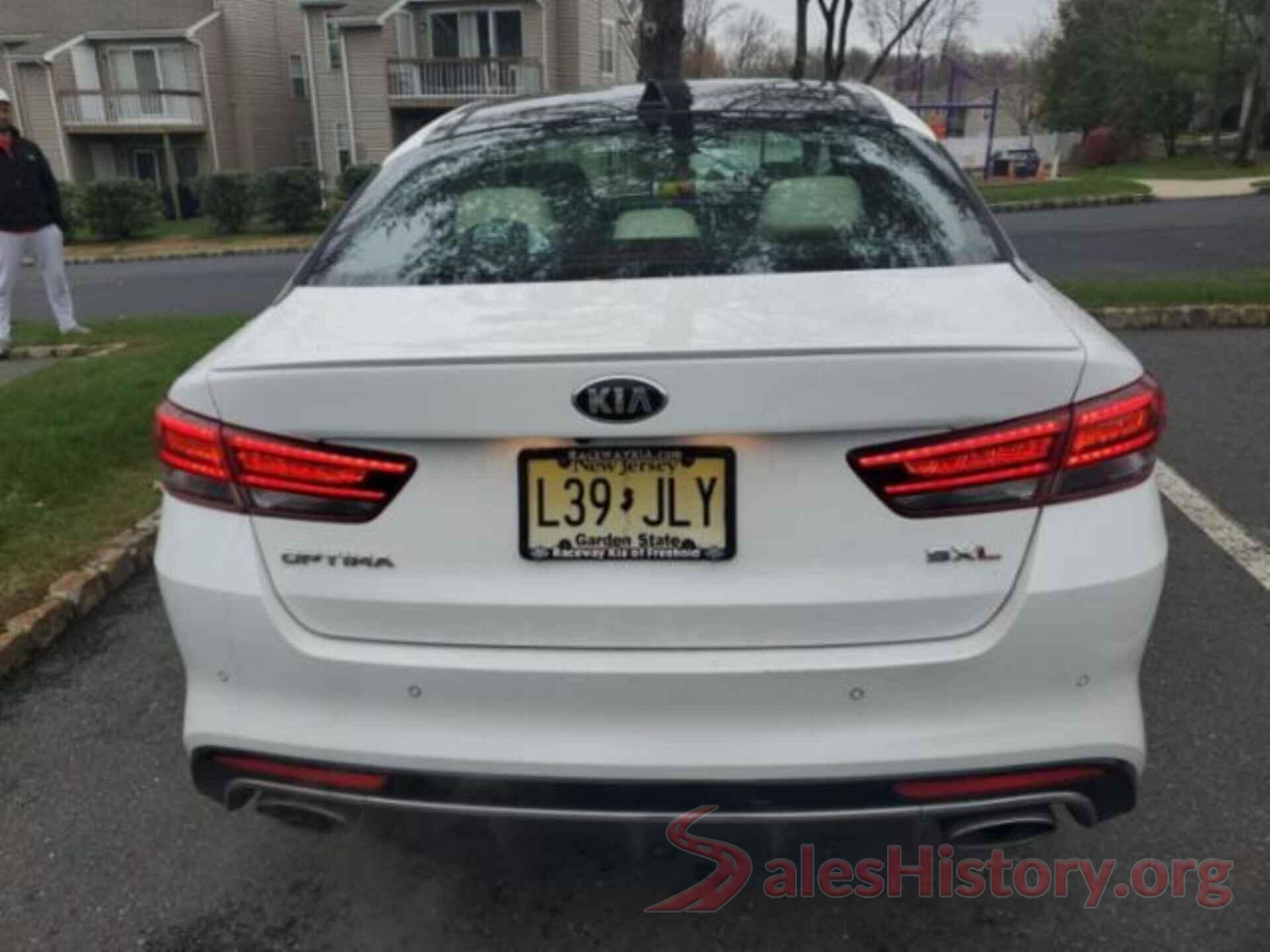 5XXGV4L21JG219098 2018 KIA OPTIMA