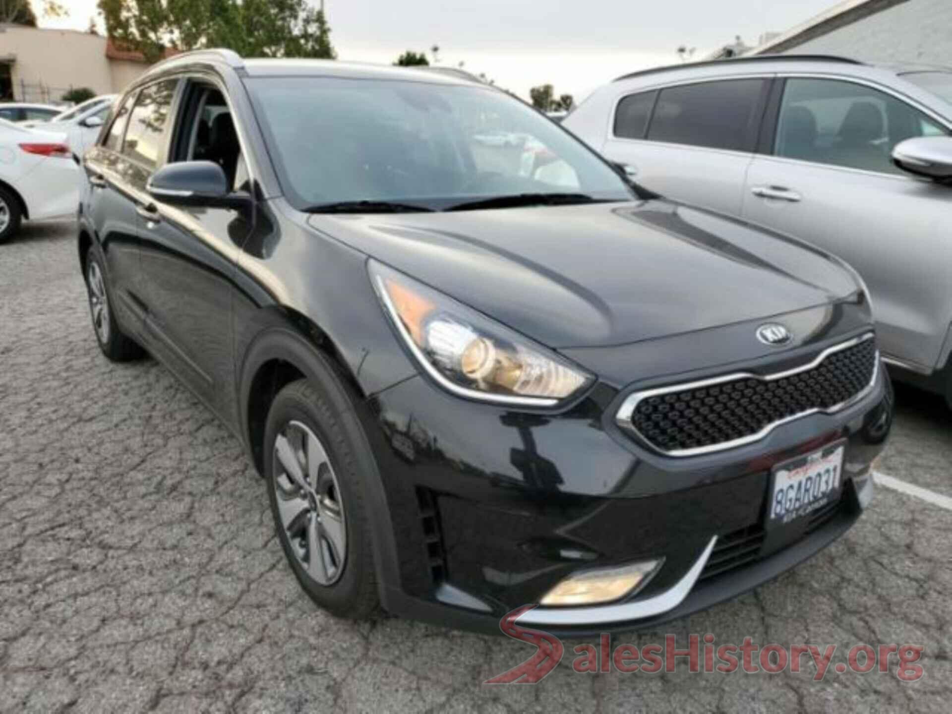 KNDCC3LC9J5156697 2018 KIA NIRO