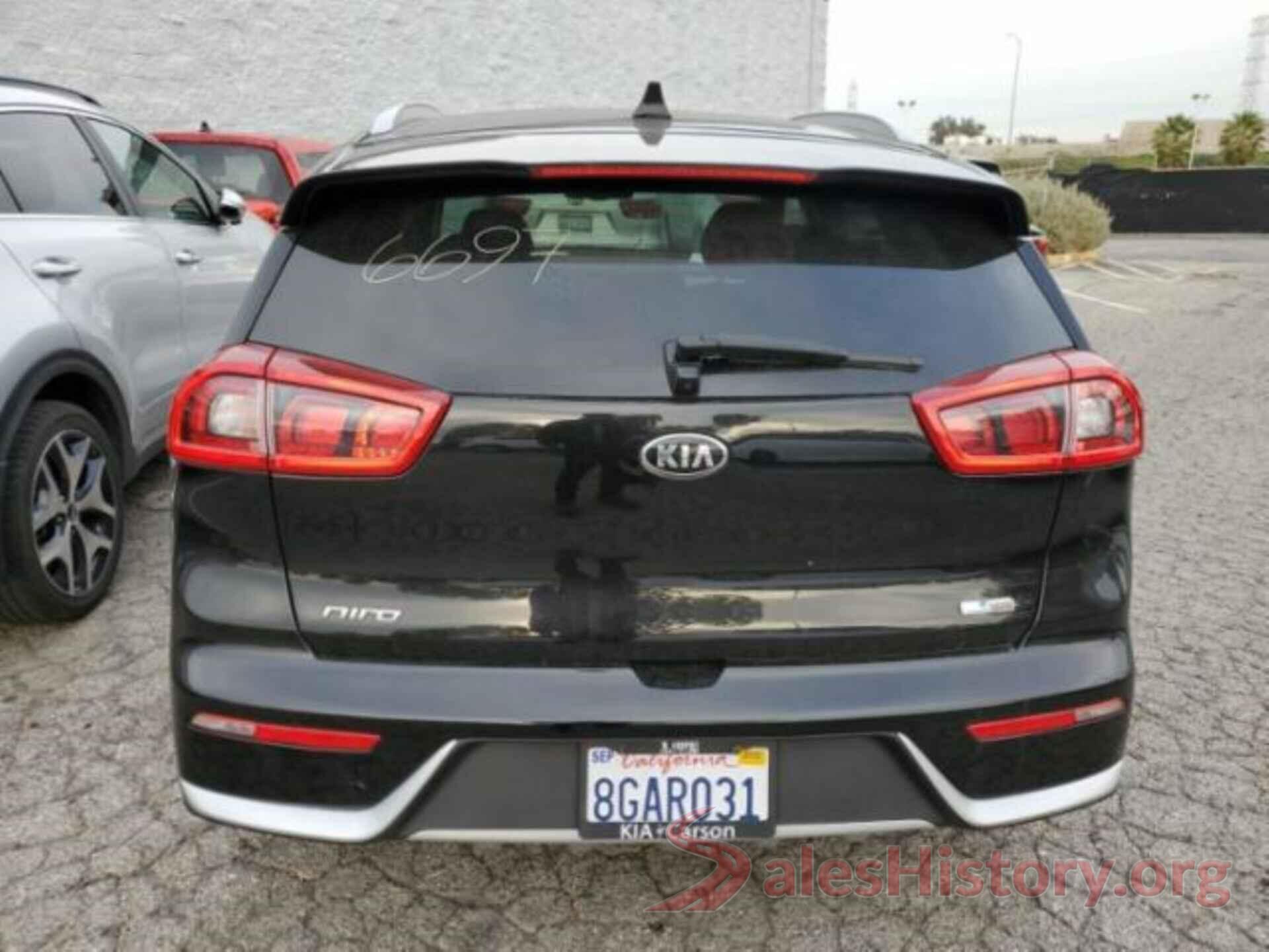 KNDCC3LC9J5156697 2018 KIA NIRO