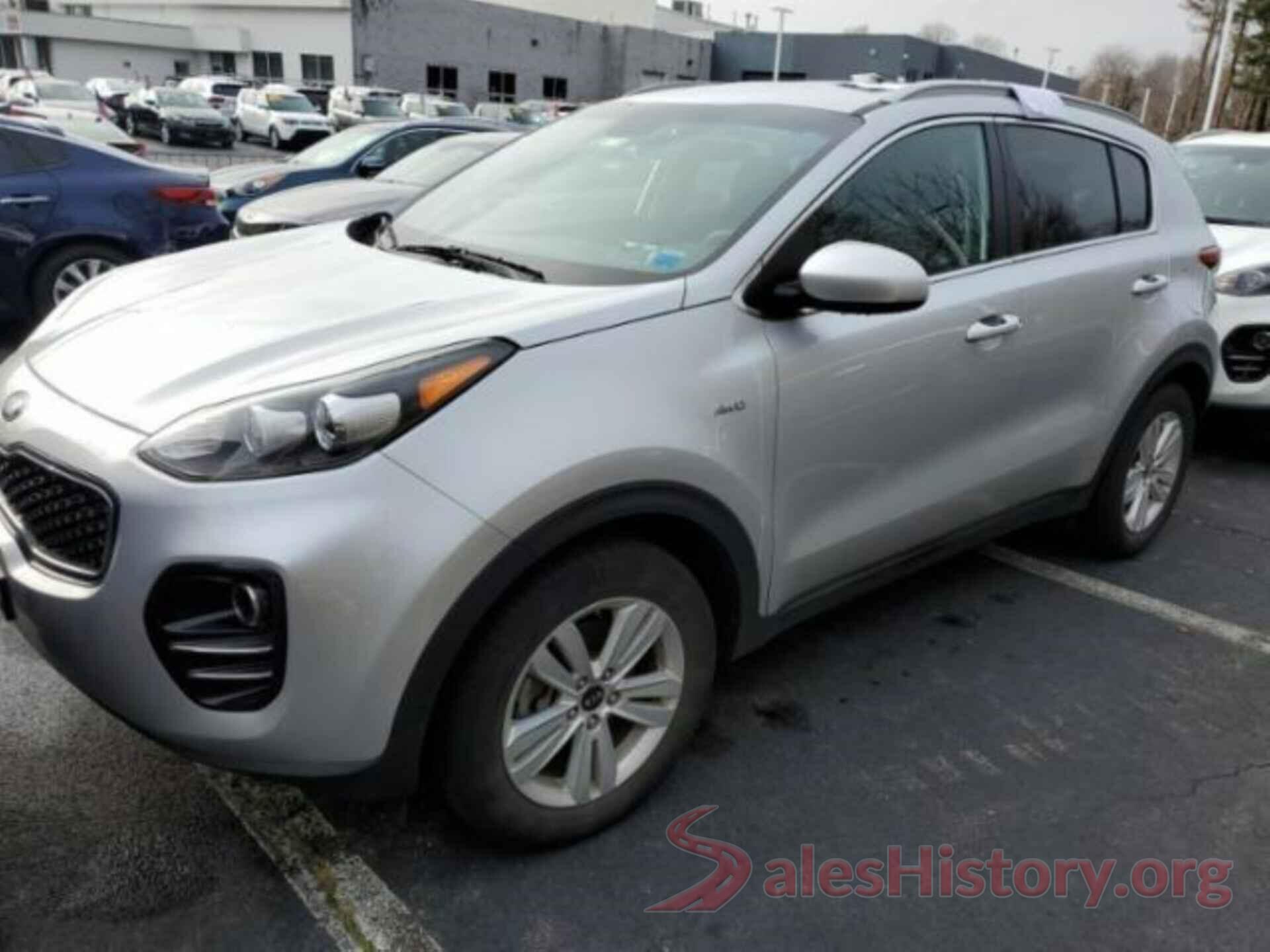 KNDPMCAC8J7418229 2018 KIA SPORTAGE