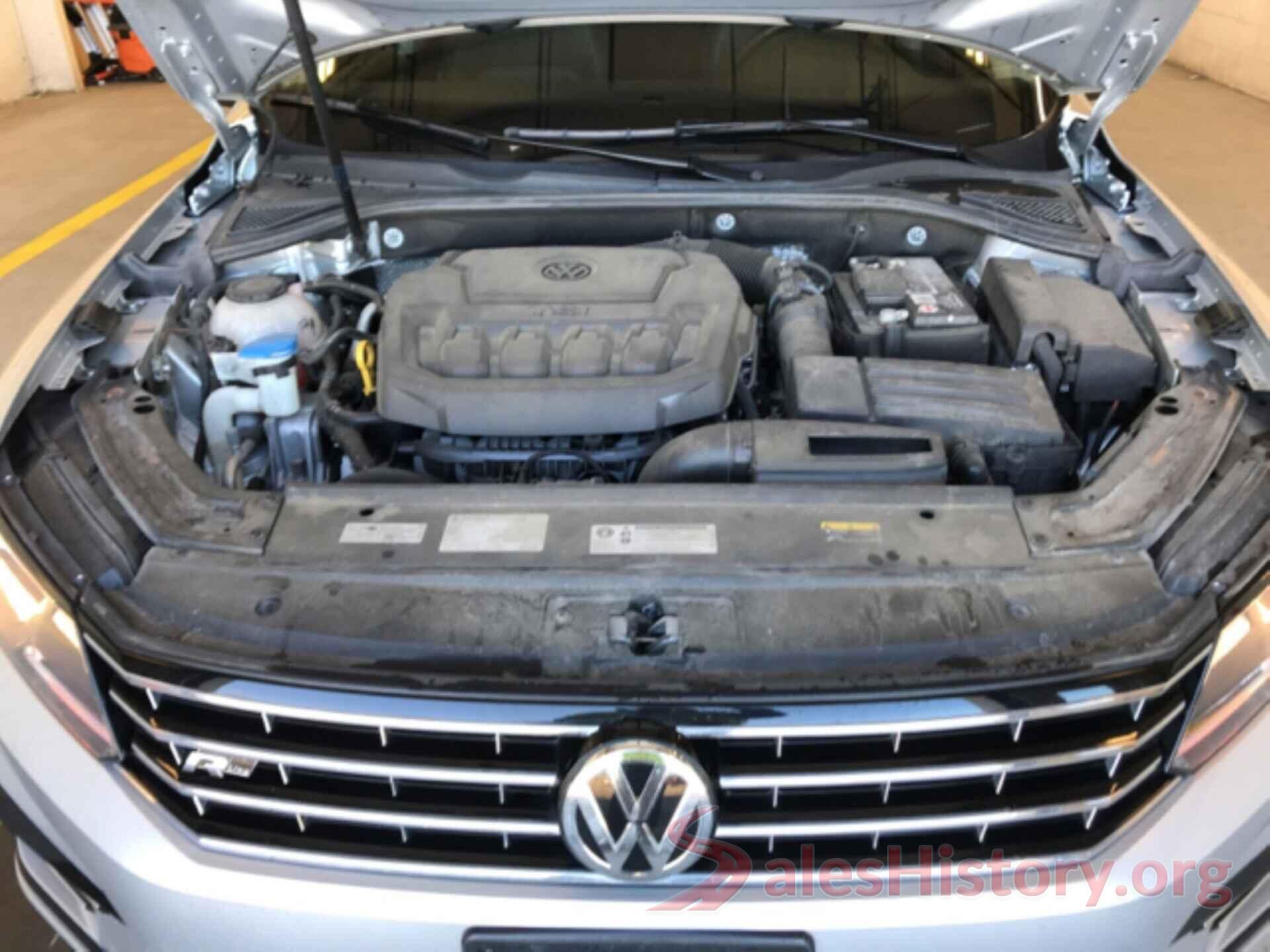 1VWAA7A39JC023857 2018 VOLKSWAGEN PASSAT