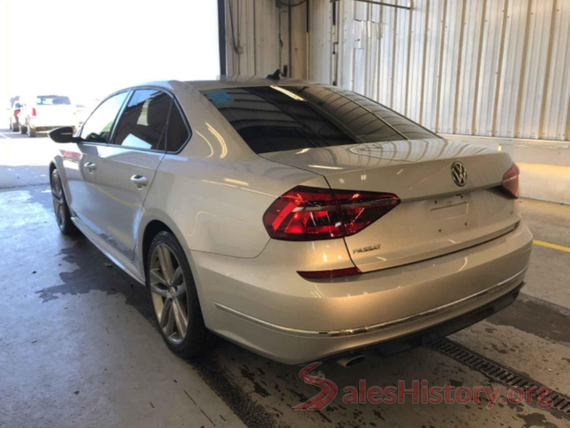 1VWAA7A39JC023857 2018 VOLKSWAGEN PASSAT