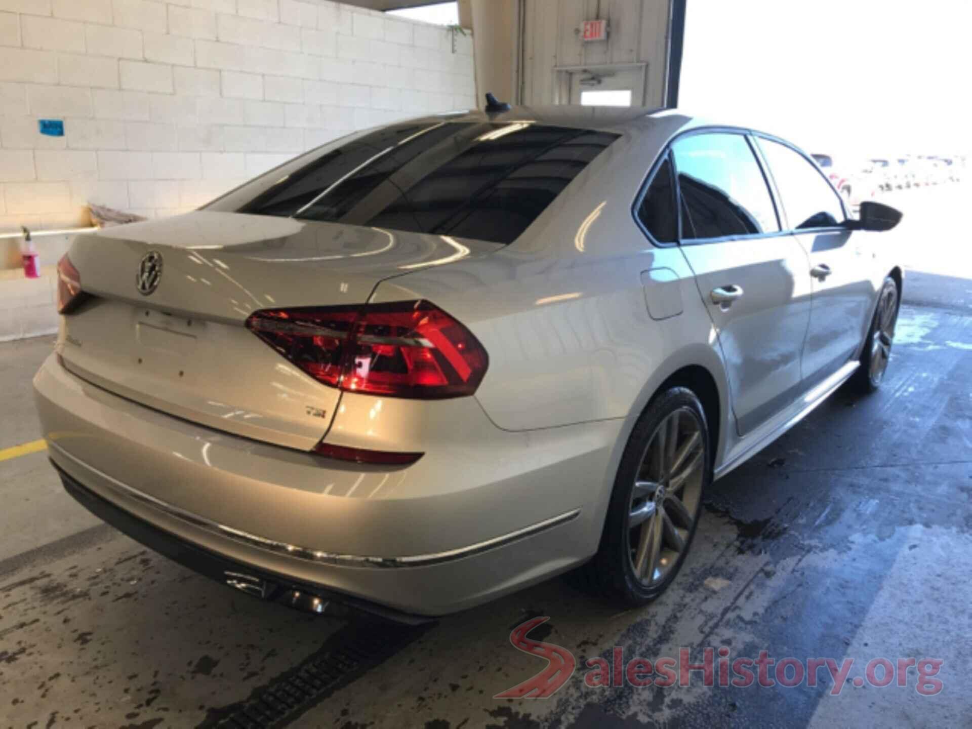 1VWAA7A39JC023857 2018 VOLKSWAGEN PASSAT