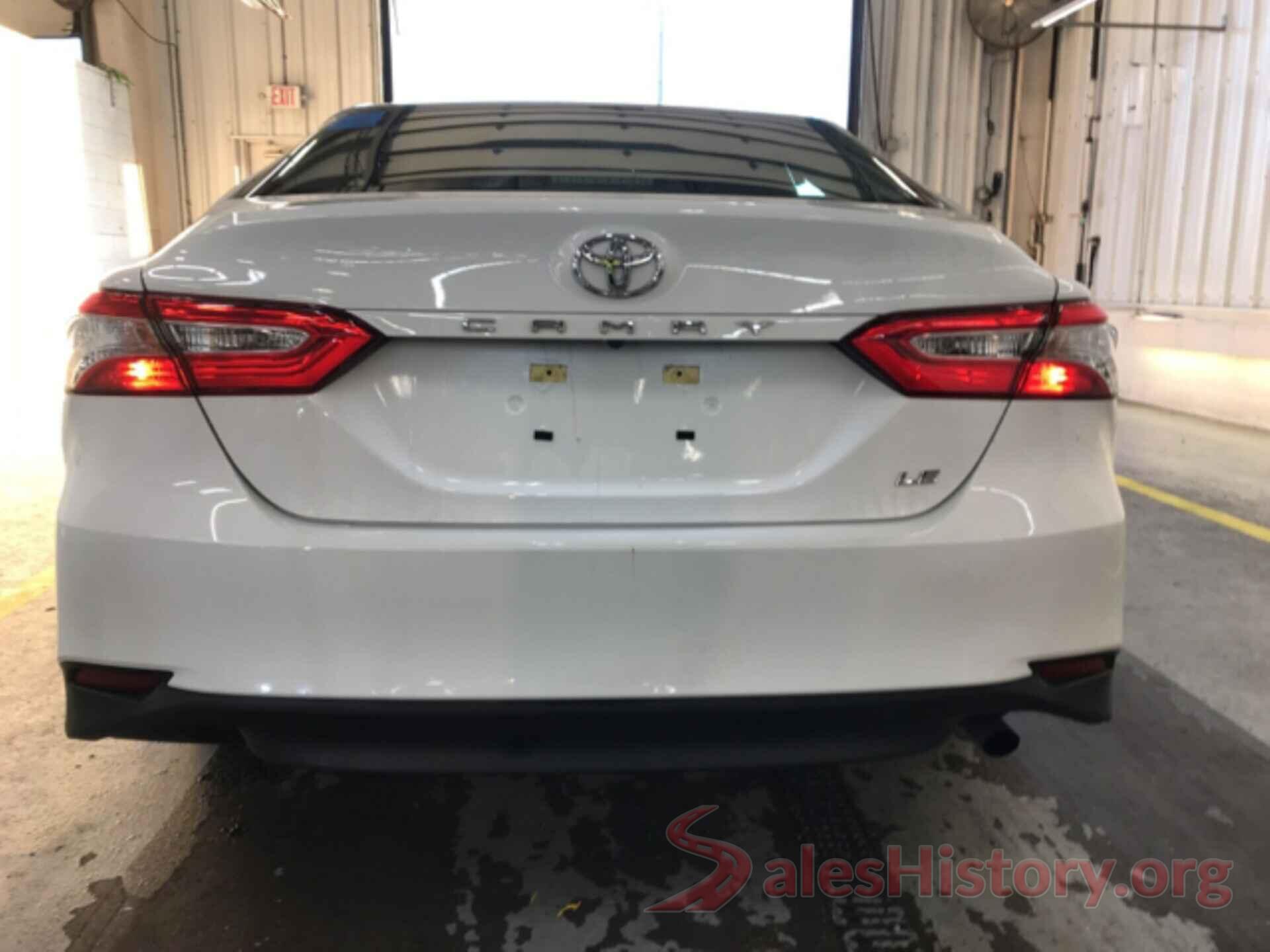 4T1B11HK7JU515472 2018 TOYOTA CAMRY