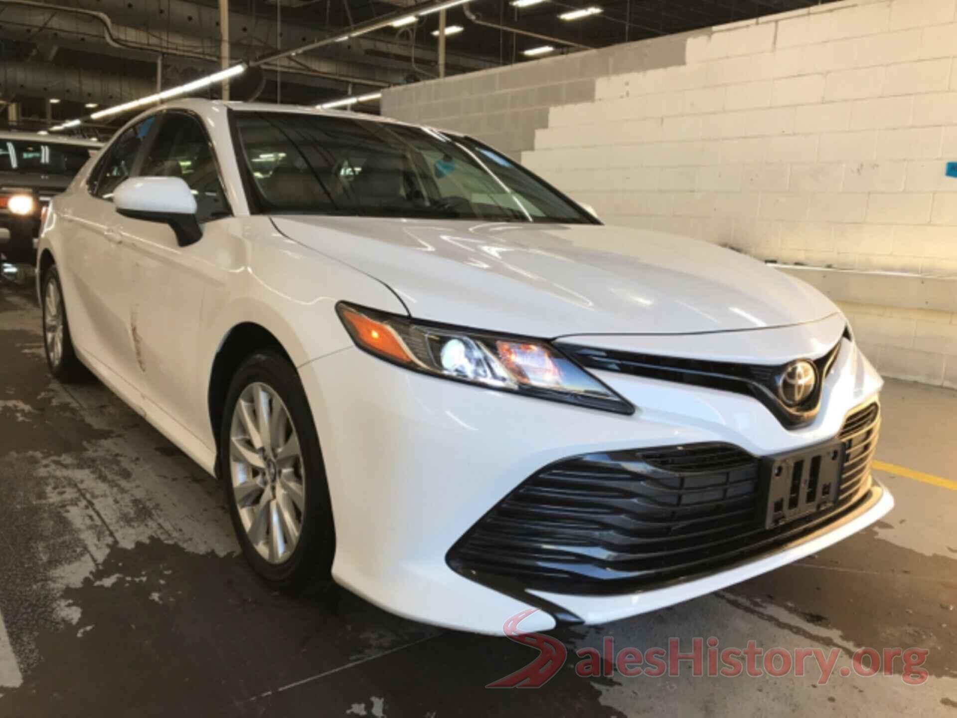 4T1B11HK7JU515472 2018 TOYOTA CAMRY