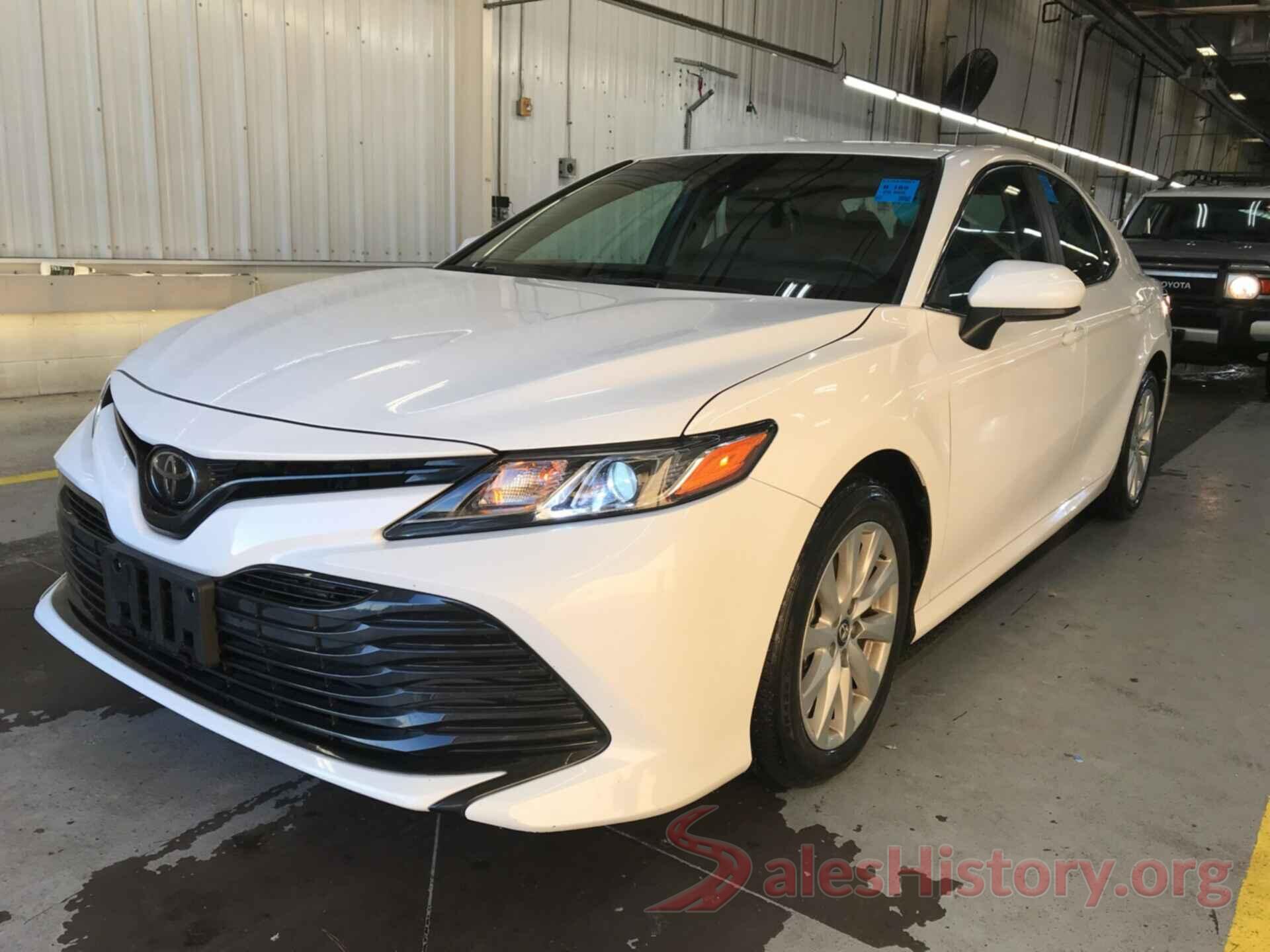 4T1B11HK7JU515472 2018 TOYOTA CAMRY