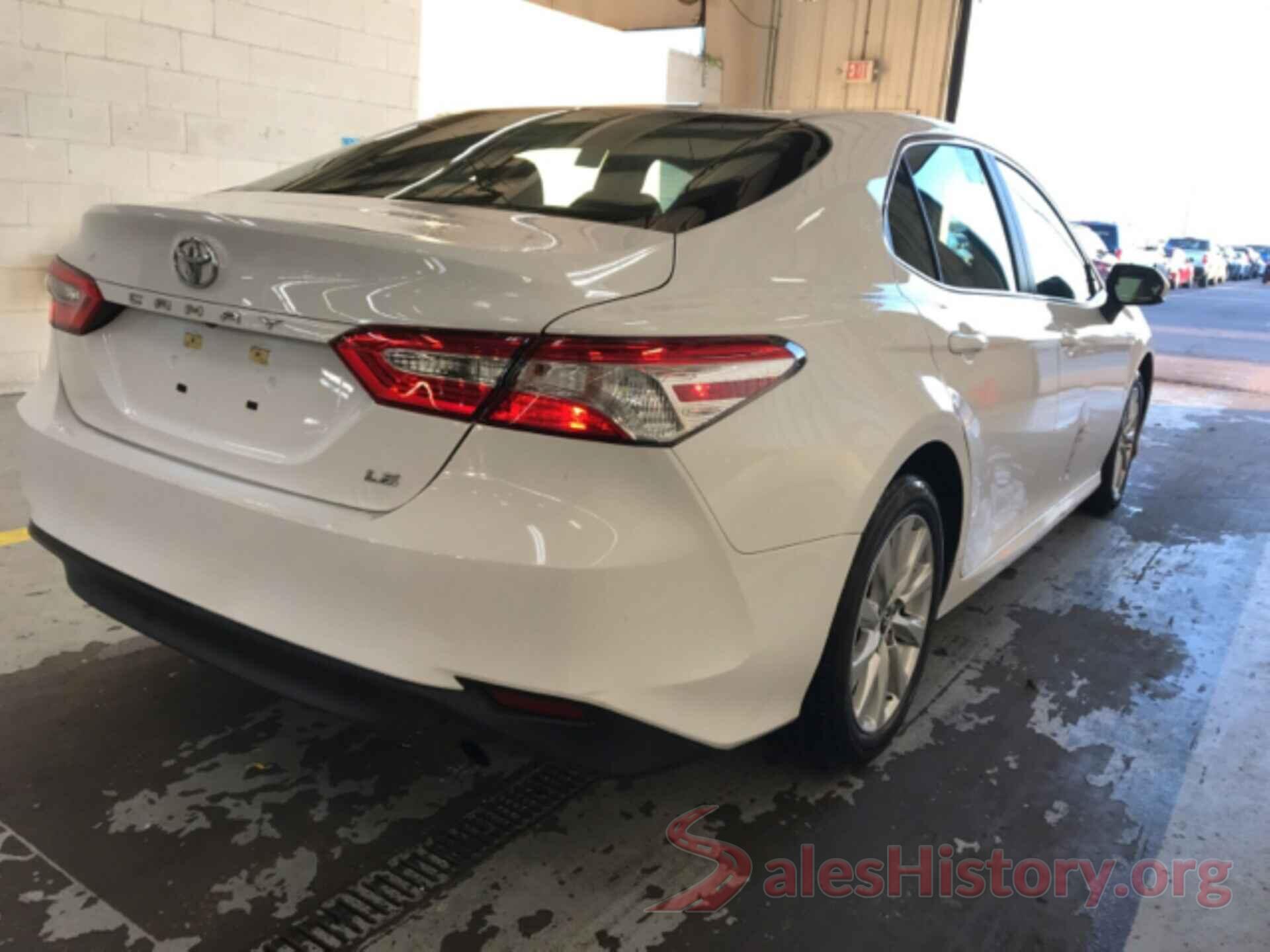 4T1B11HK7JU515472 2018 TOYOTA CAMRY