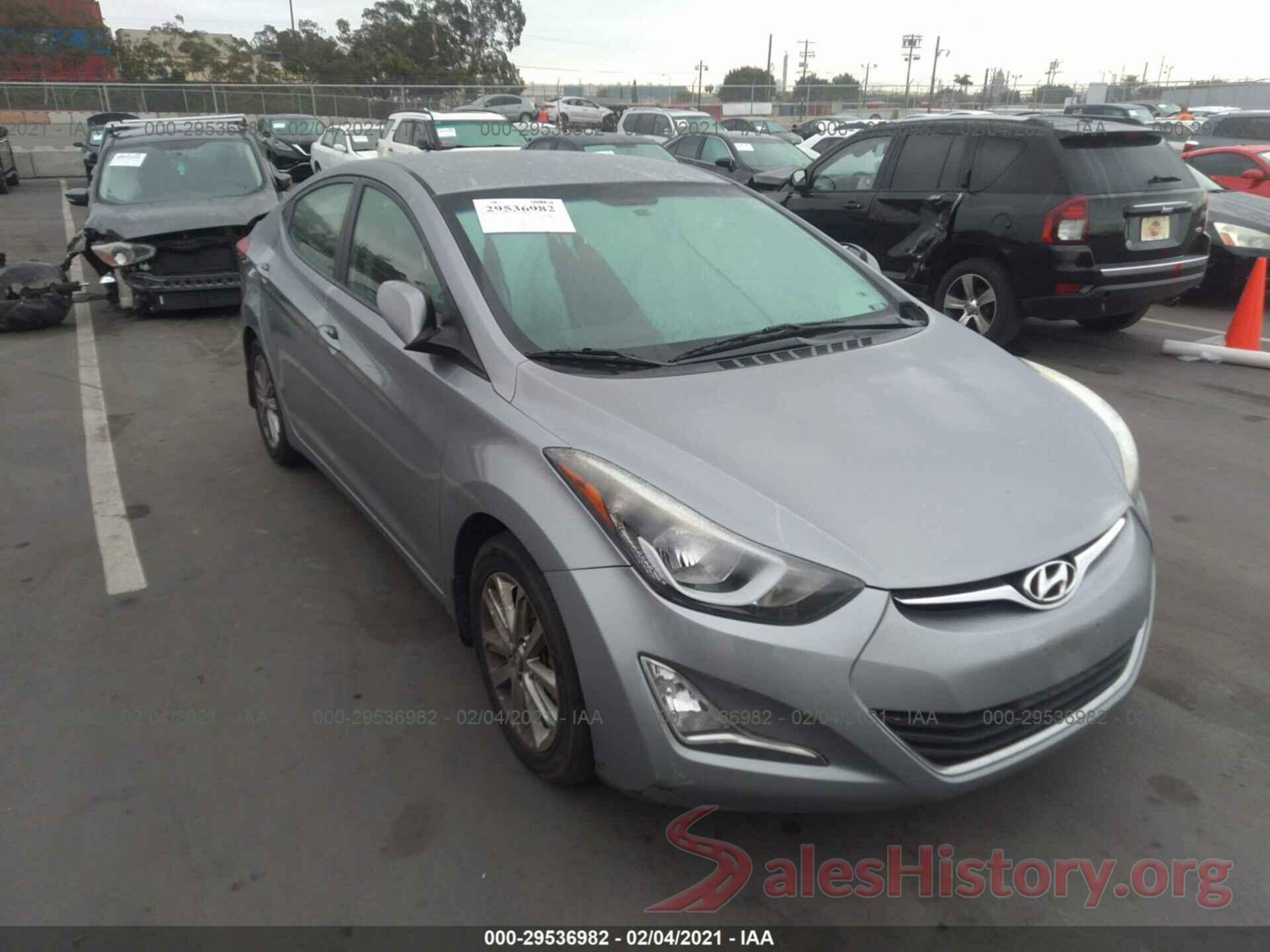 5NPDH4AE6GH687297 2016 HYUNDAI ELANTRA