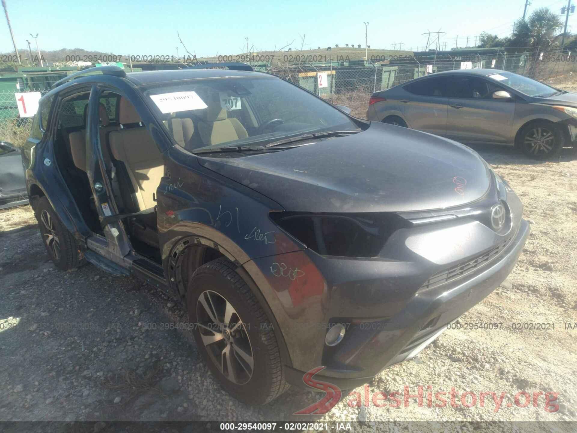 JTMWFREV4JD114594 2018 TOYOTA RAV4