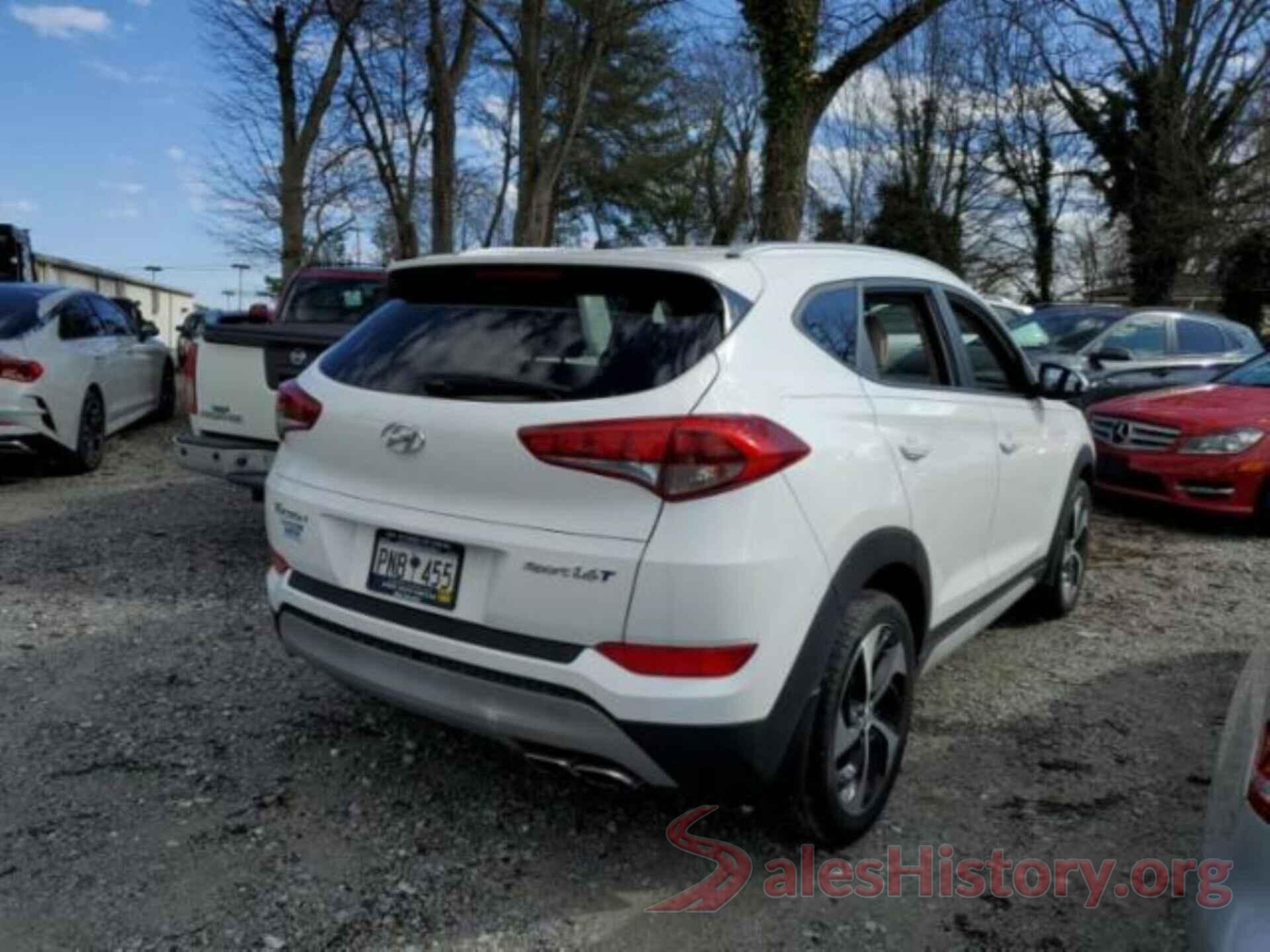 KM8J33A26HU507000 2017 HYUNDAI TUCSON