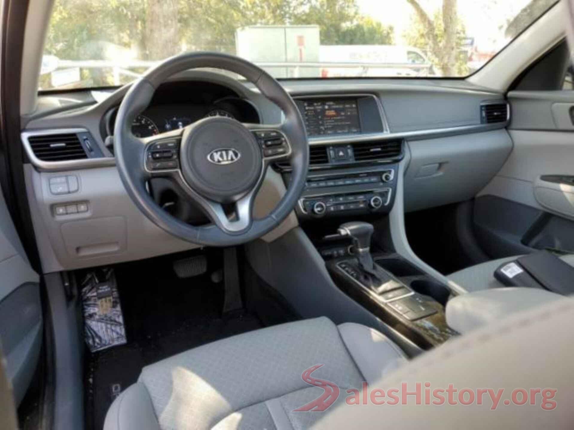 5XXGU4L32JG224077 2018 KIA OPTIMA