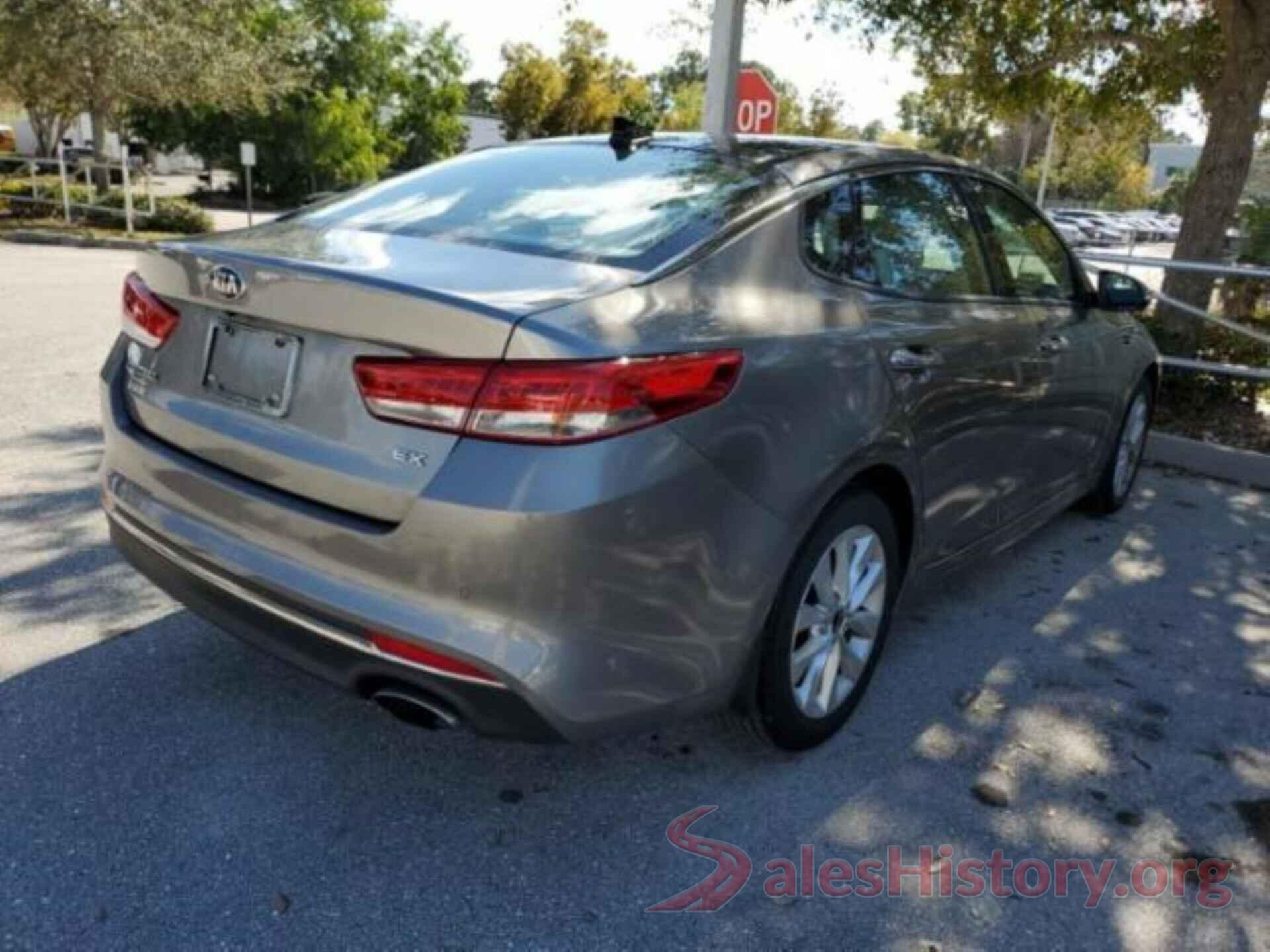 5XXGU4L32JG224077 2018 KIA OPTIMA