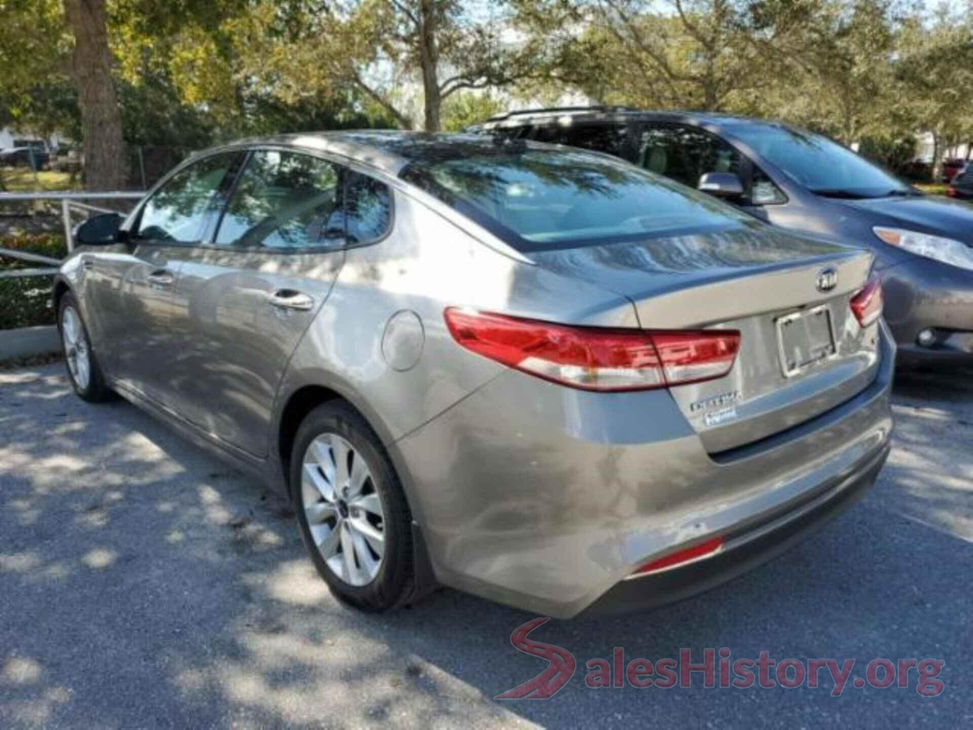 5XXGU4L32JG224077 2018 KIA OPTIMA