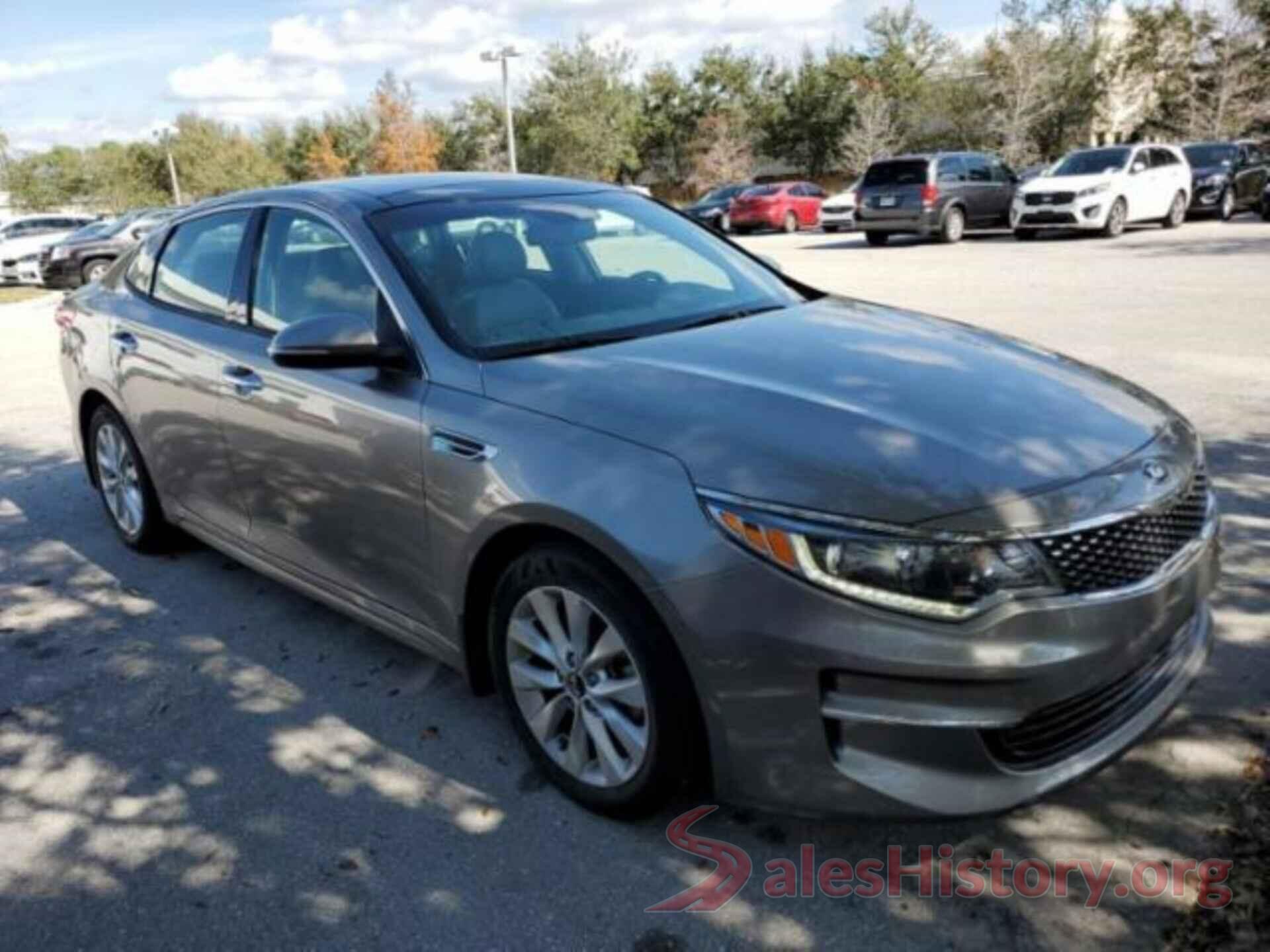 5XXGU4L32JG224077 2018 KIA OPTIMA