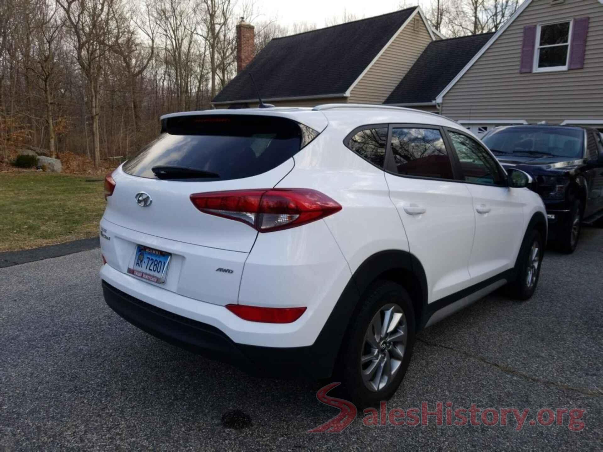 KM8J3CA47HU512563 2017 HYUNDAI TUCSON