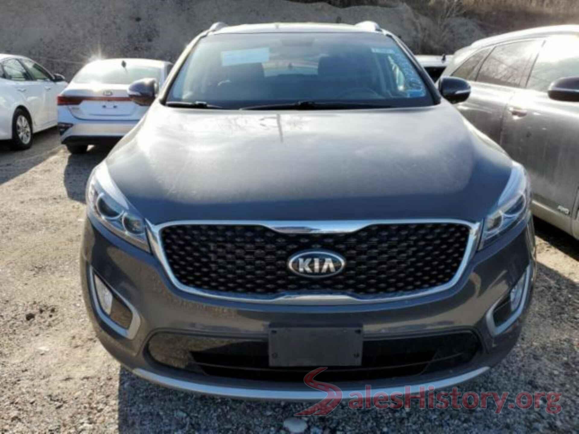 5XYPHDA57JG395329 2018 KIA SORENTO