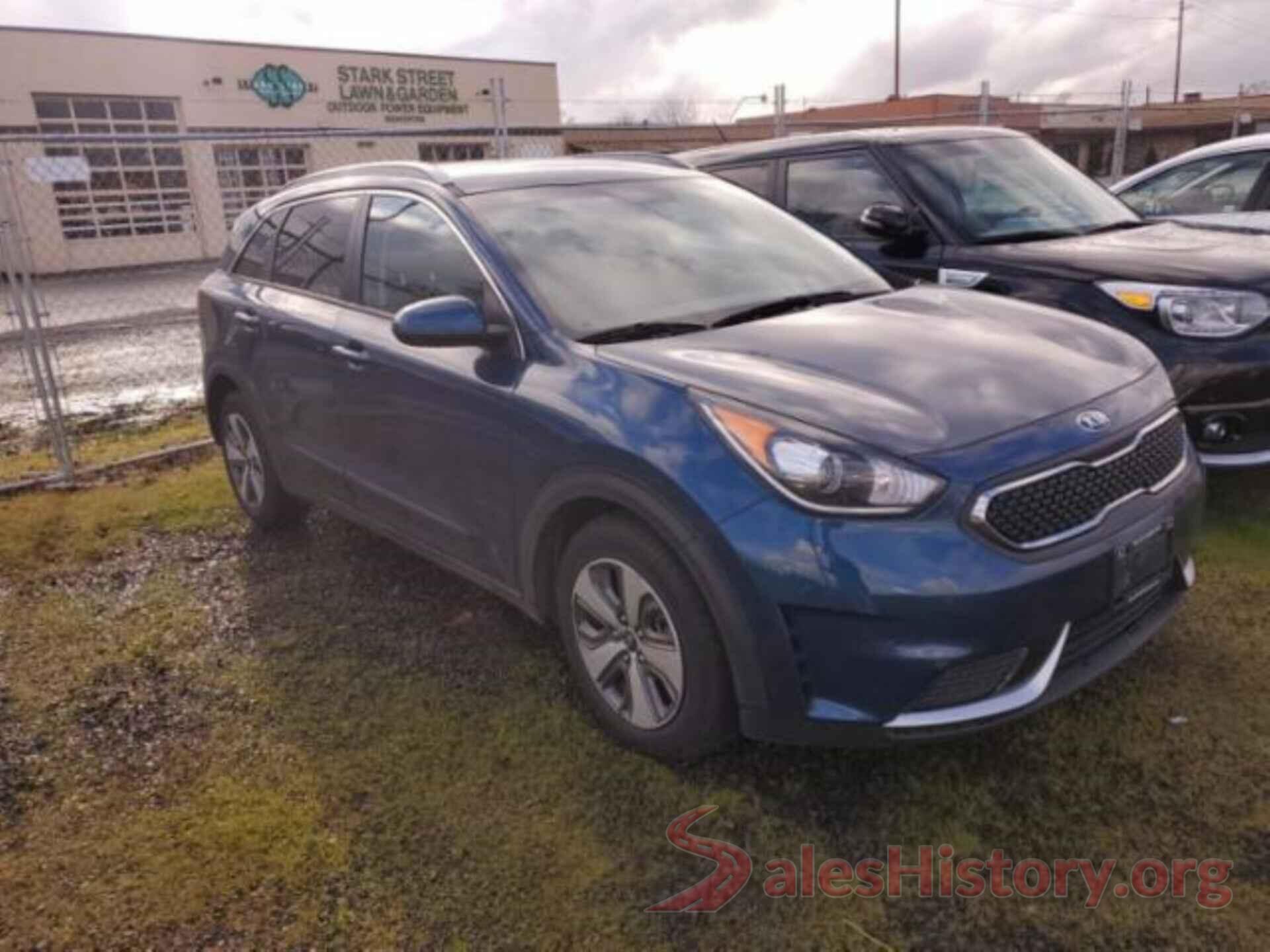 KNDCB3LC1J5128010 2018 KIA NIRO