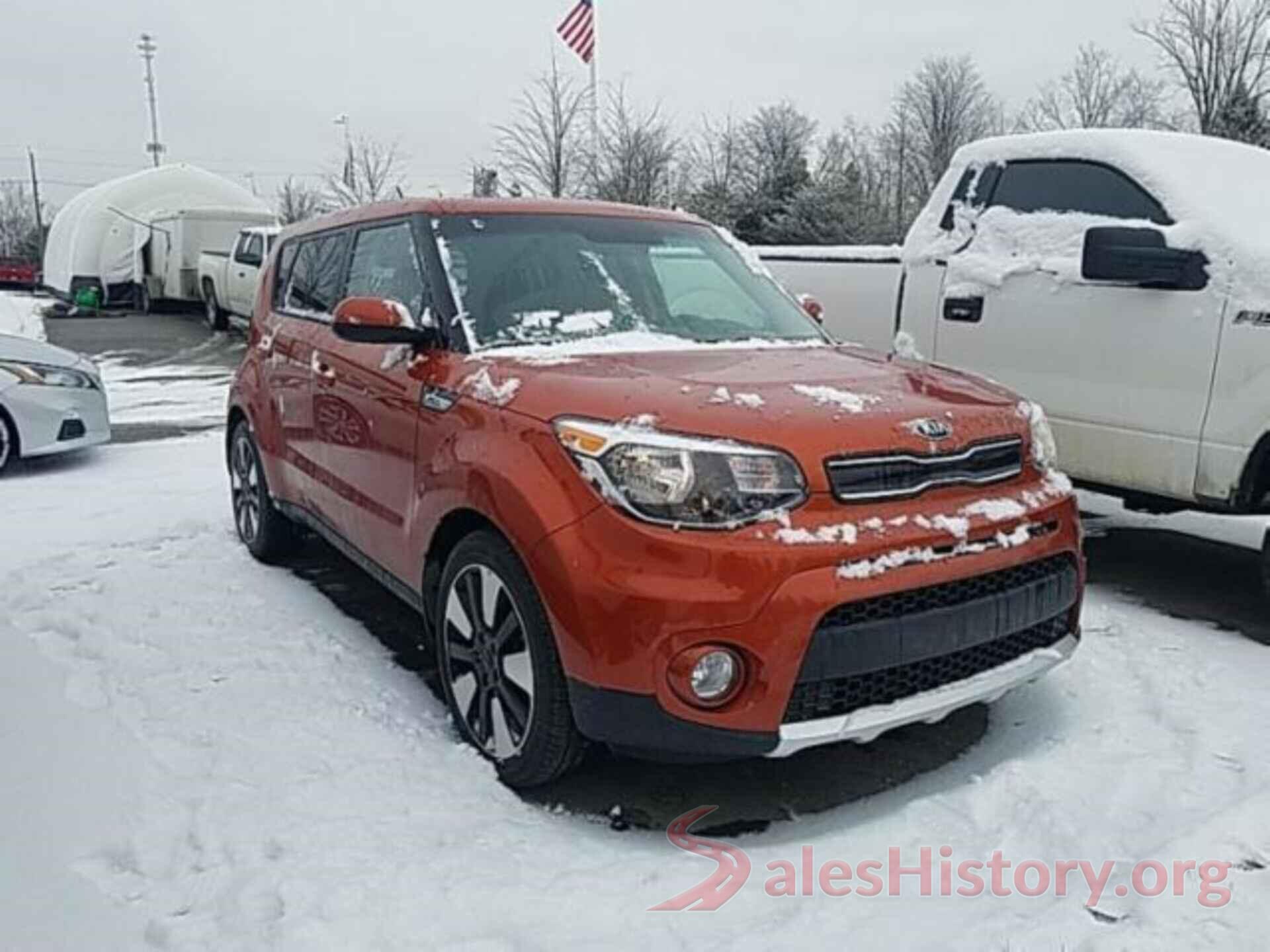 KNDJP3A56J7583775 2018 KIA SOUL