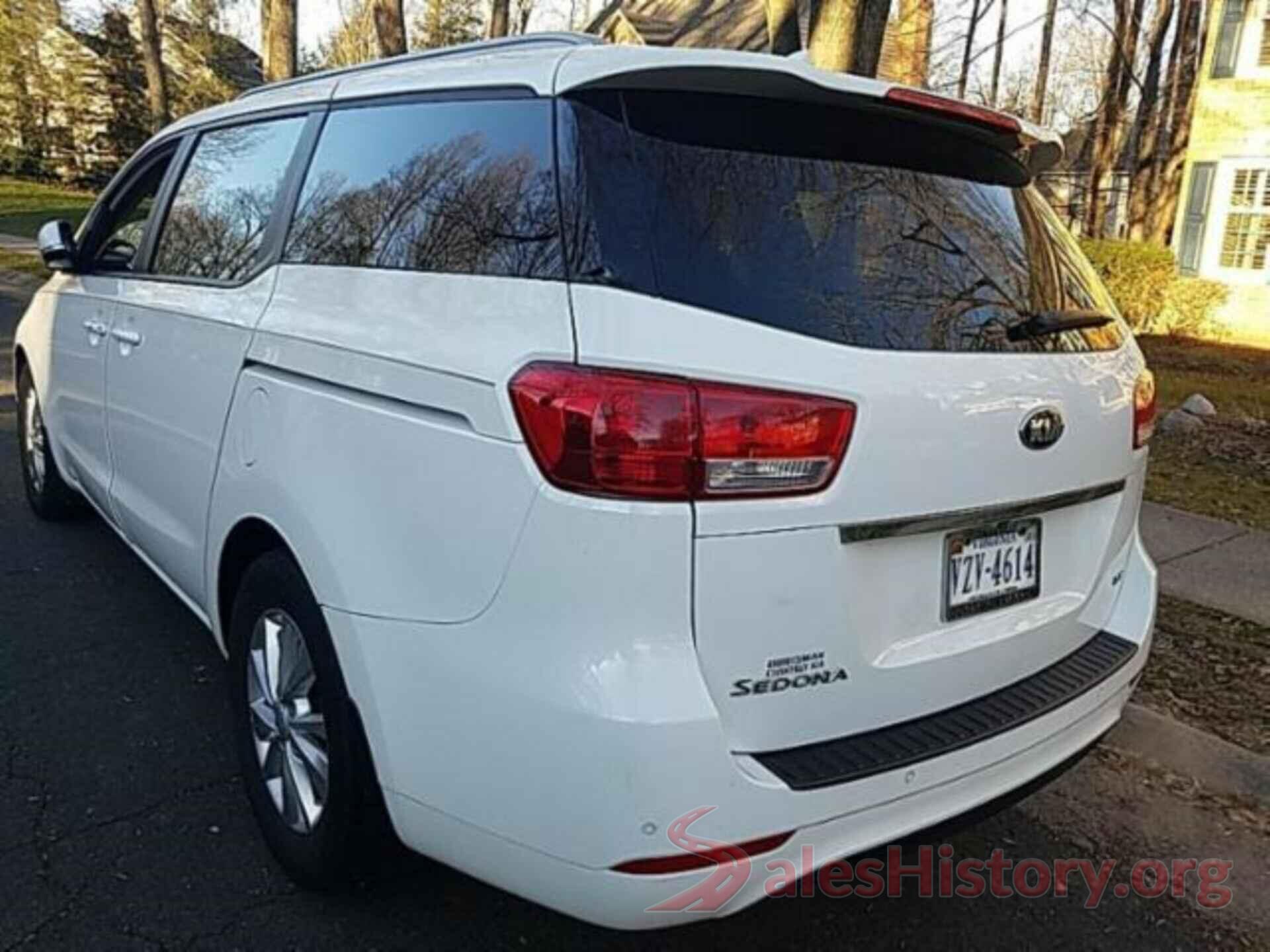 KNDMB5C17H6325041 2017 KIA SEDONA