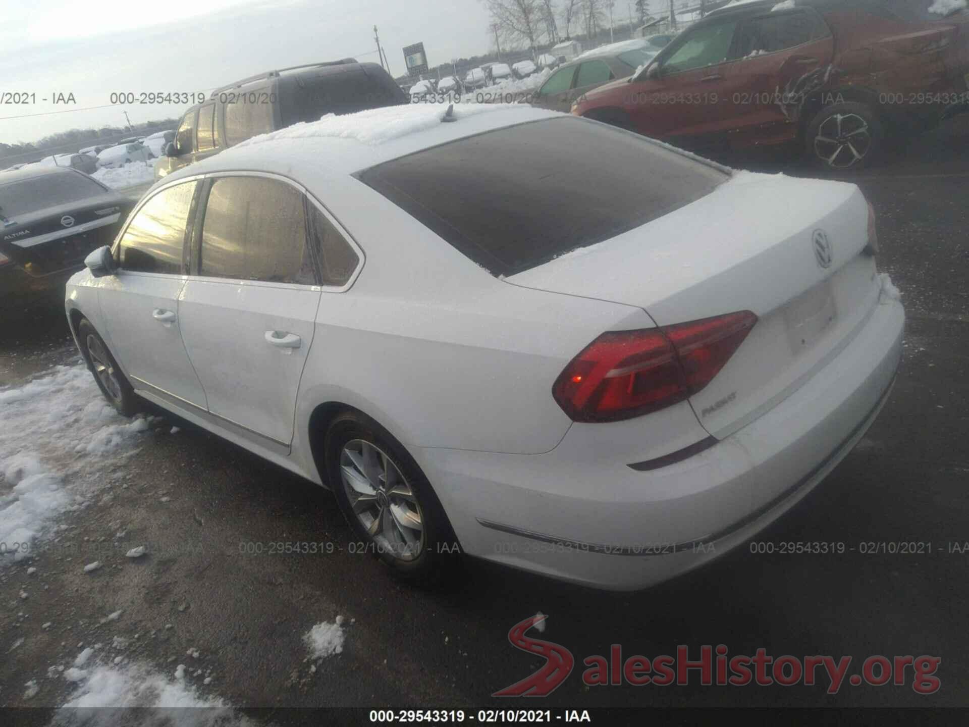 1VWAT7A34HC044703 2017 VOLKSWAGEN PASSAT